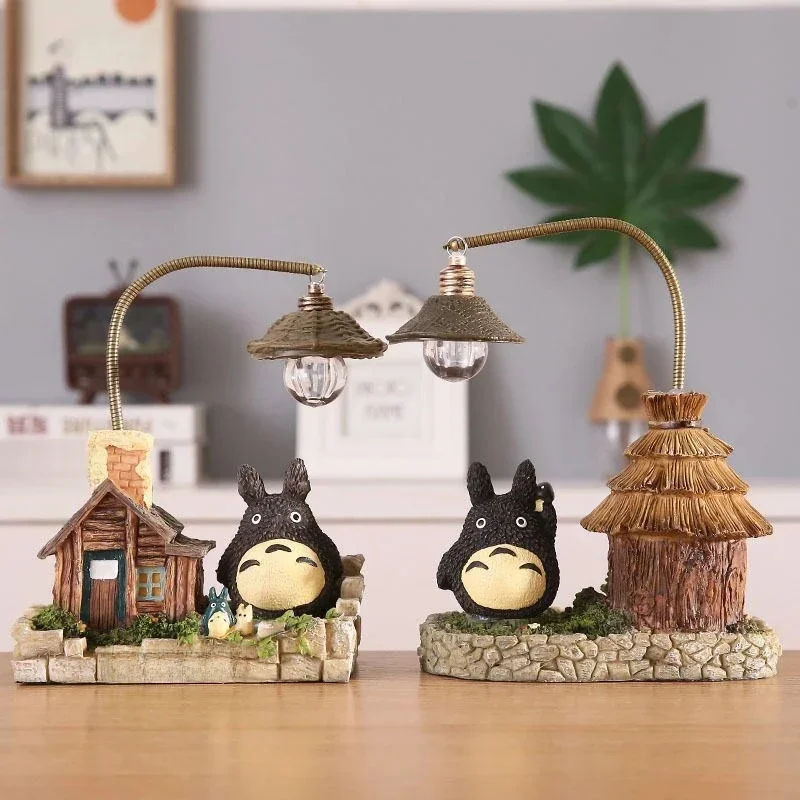 Kreativität LED Schreibtischlampe Anime Totoro Cartoon mit Glühbirnen Nachtlicht für Schlafzimmer Nachttische Desktop Ornament Geschenk Figur Dekor