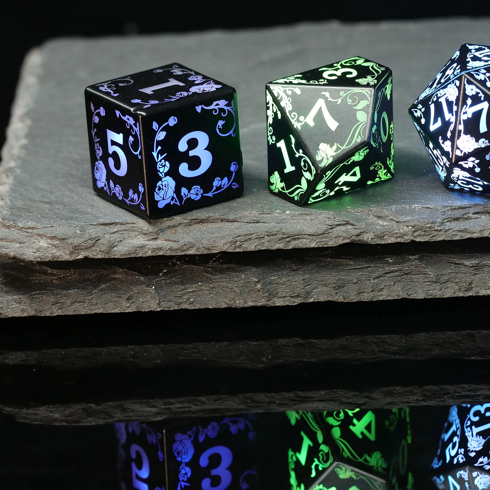 rose-led-dice-set-with-charging-case-7-colors-light-up-dice-for-tabletop-role-playing-game-dnd