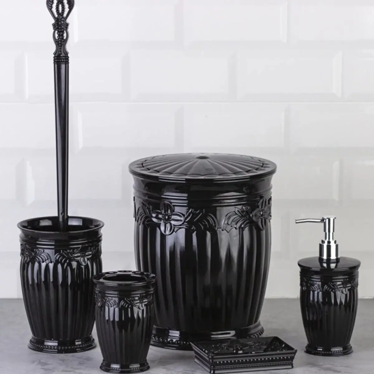 Bathroom Accessory Set Stylish Black 5 Pcs Plastic Lux Toothbrush Holder Liquid And Solid Soap Dispenser Toilet Brush Trash Can