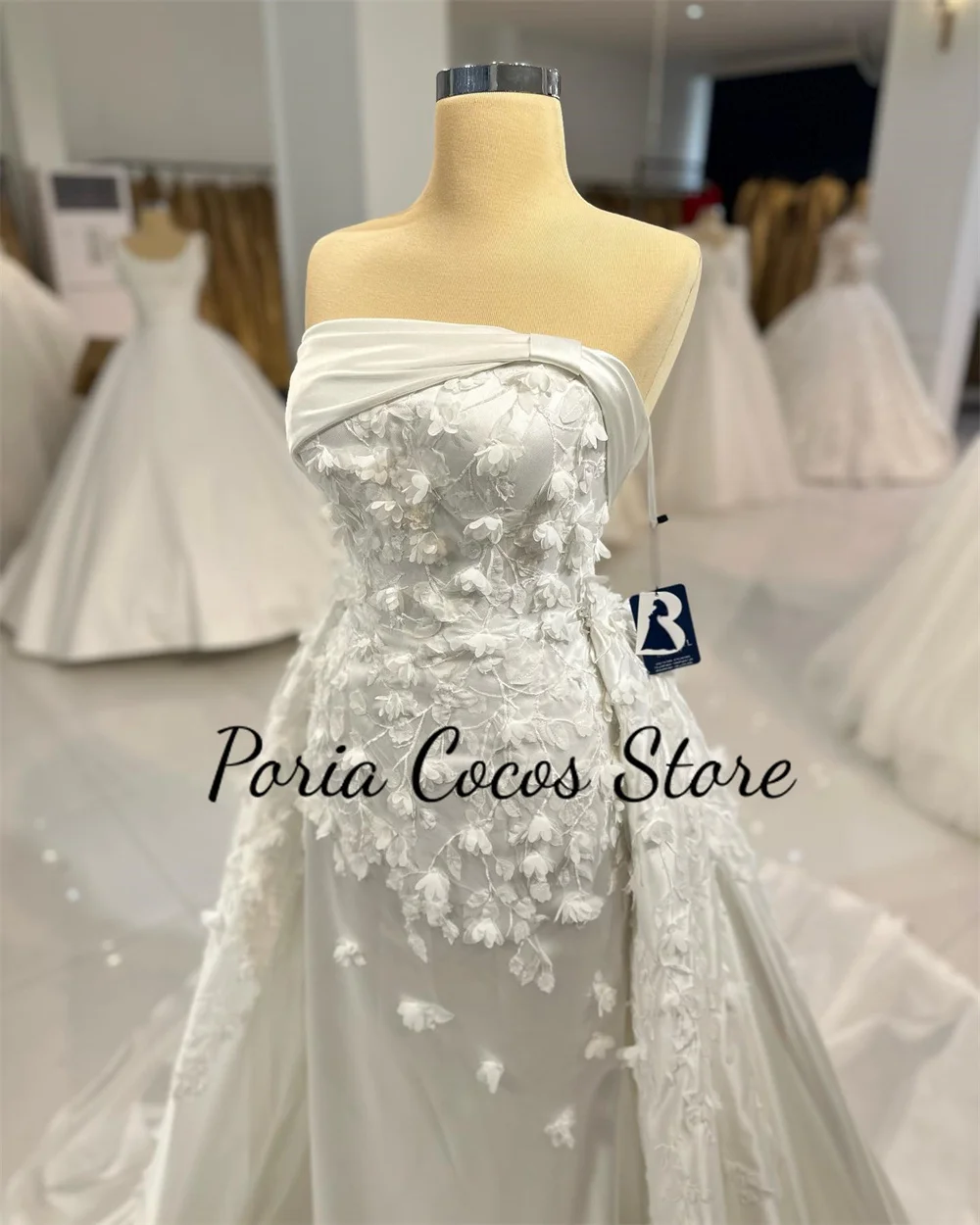 Customized Chapel Train Prom Gown Exquisite 3D Appliques Strapless Elegant Floor-Length Evening Party Dresses فساتين للحفلات الر