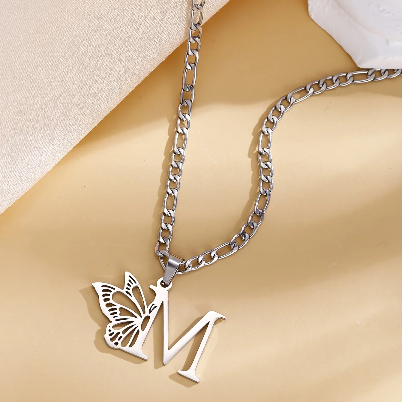 

1 Piece of Neutral Jewelry Men's and Women's Stainless Steel A-Z 26 First letter Pendant Butterfly Necklace Mother's Day Gift