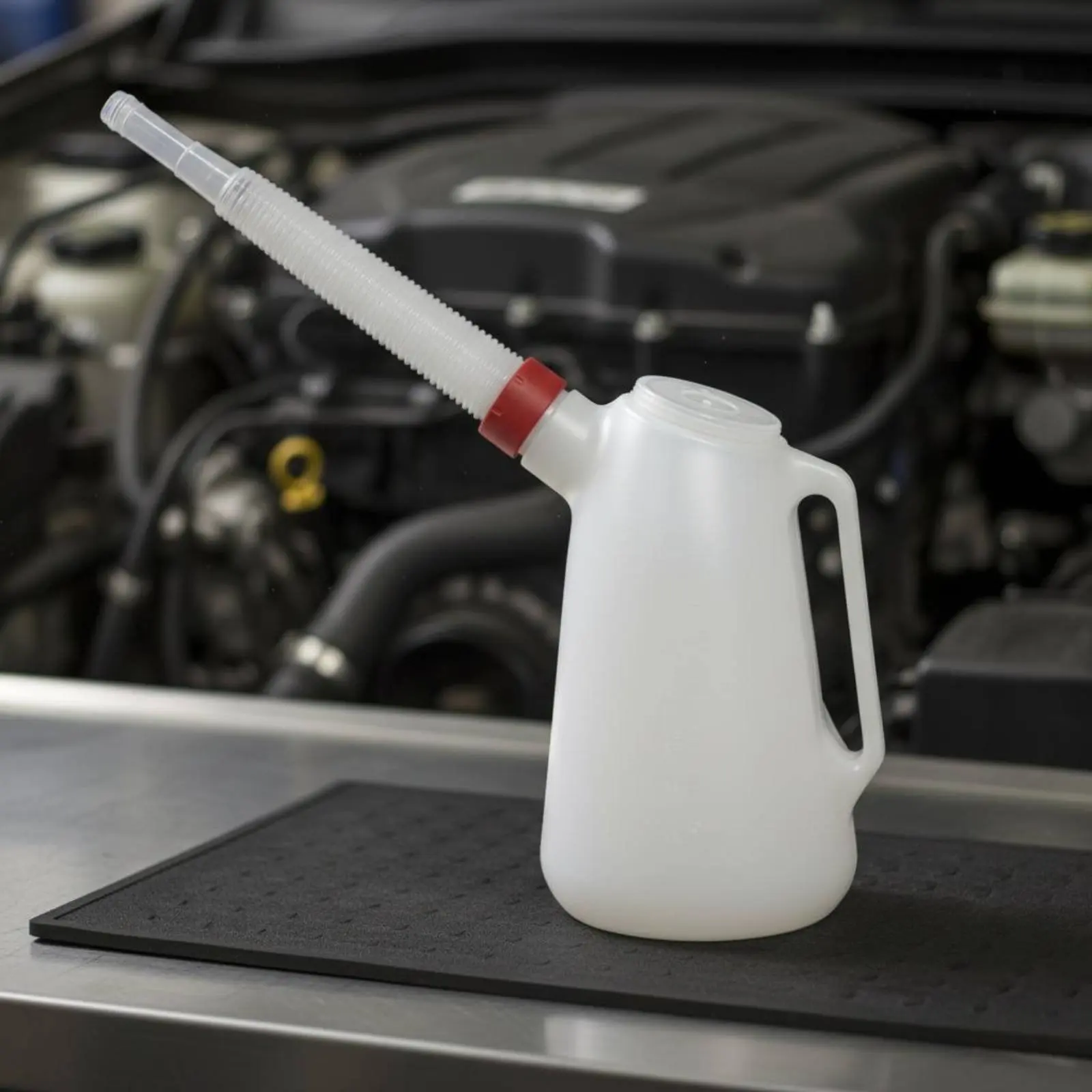 

1.2L Oil Can Spout Oil Filler Pitcher Leak-Resistant Long Spout Clear Measurement Scale Car Engine Jug Workshop Garden Water Can