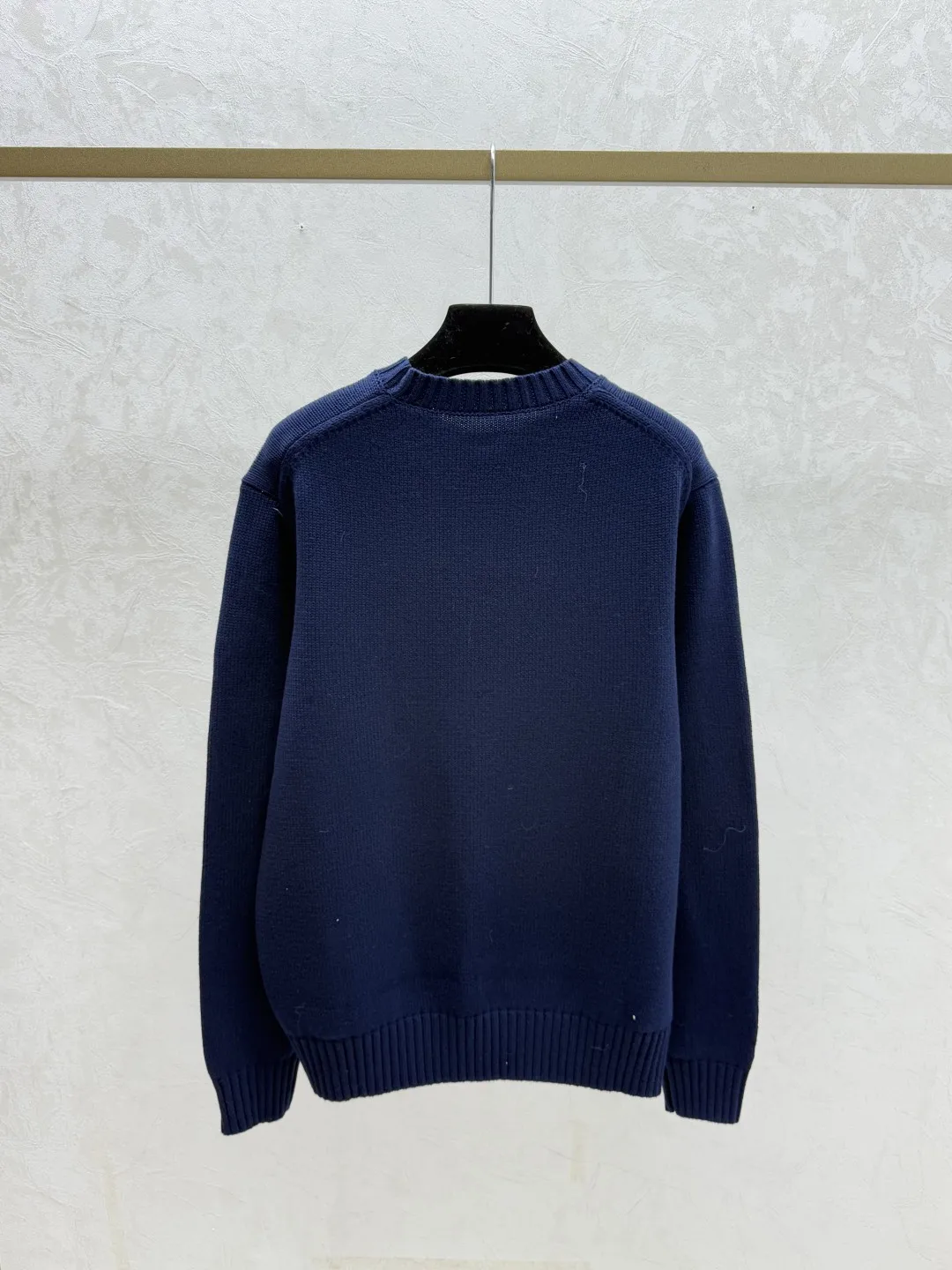 

Winter New Women's Fashion Contrasting Color Bear Round Neck Knitted Long-sleeved Shirt