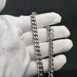 Collar de cadena Curb de titanio genuino Unisex, 7,0 MM de ancho, acabado de cristal de hielo gris