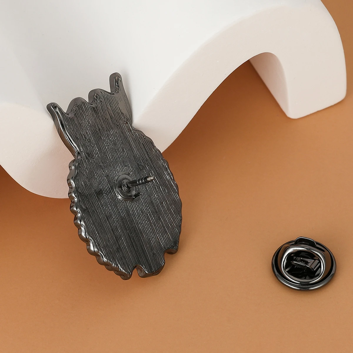 Catuni الطبية المينا دبابيس الغدة الدرقية بروش لطيف التلبيب الحبل حقيبة معطف شارة جراحة اللبية اكسسوارات هدايا للأطباء