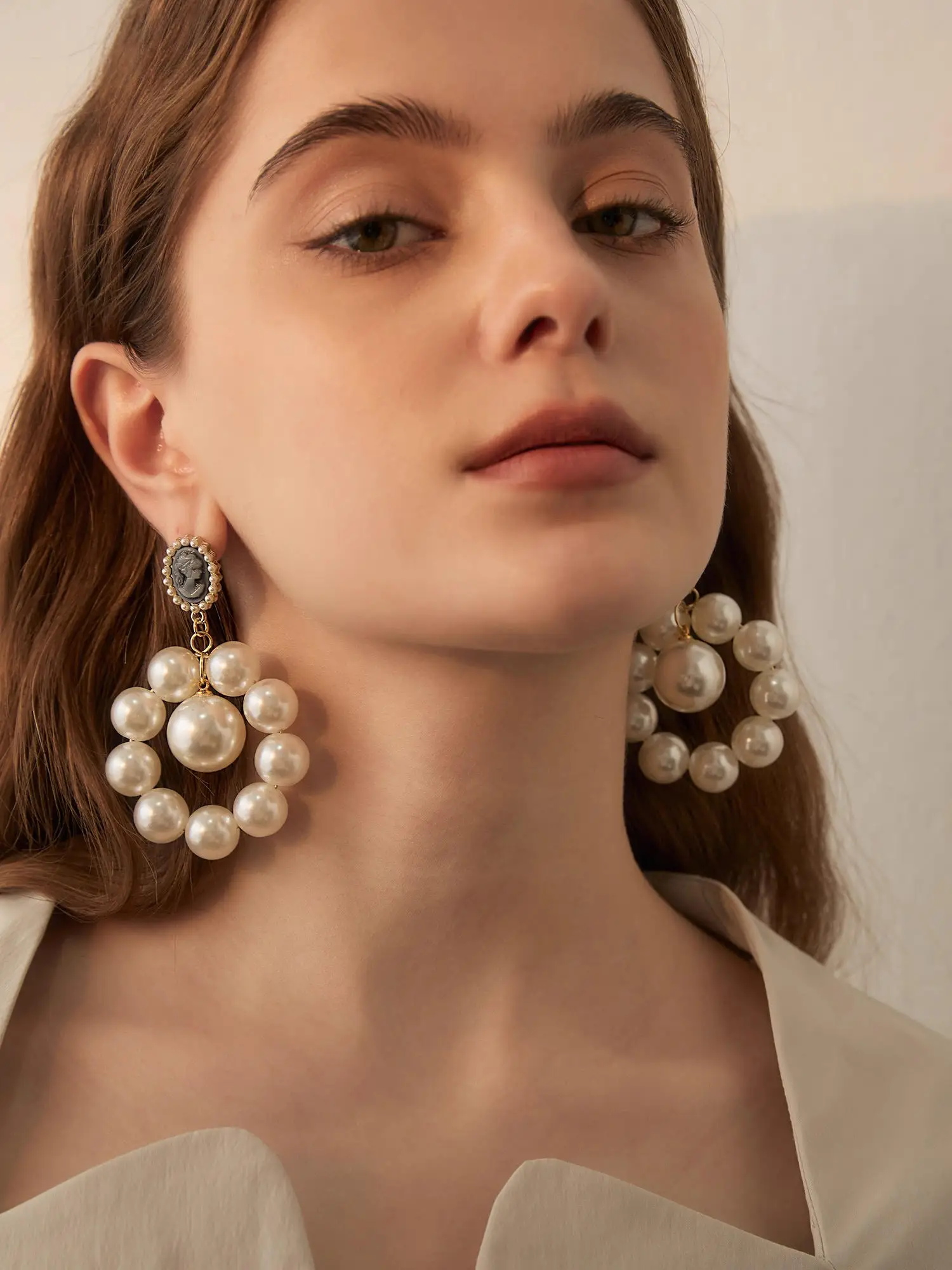 

Luxe Heirloom Pearl Drop Earrings – Vintage Cameo Statement Jewelry for Elegant Evenings