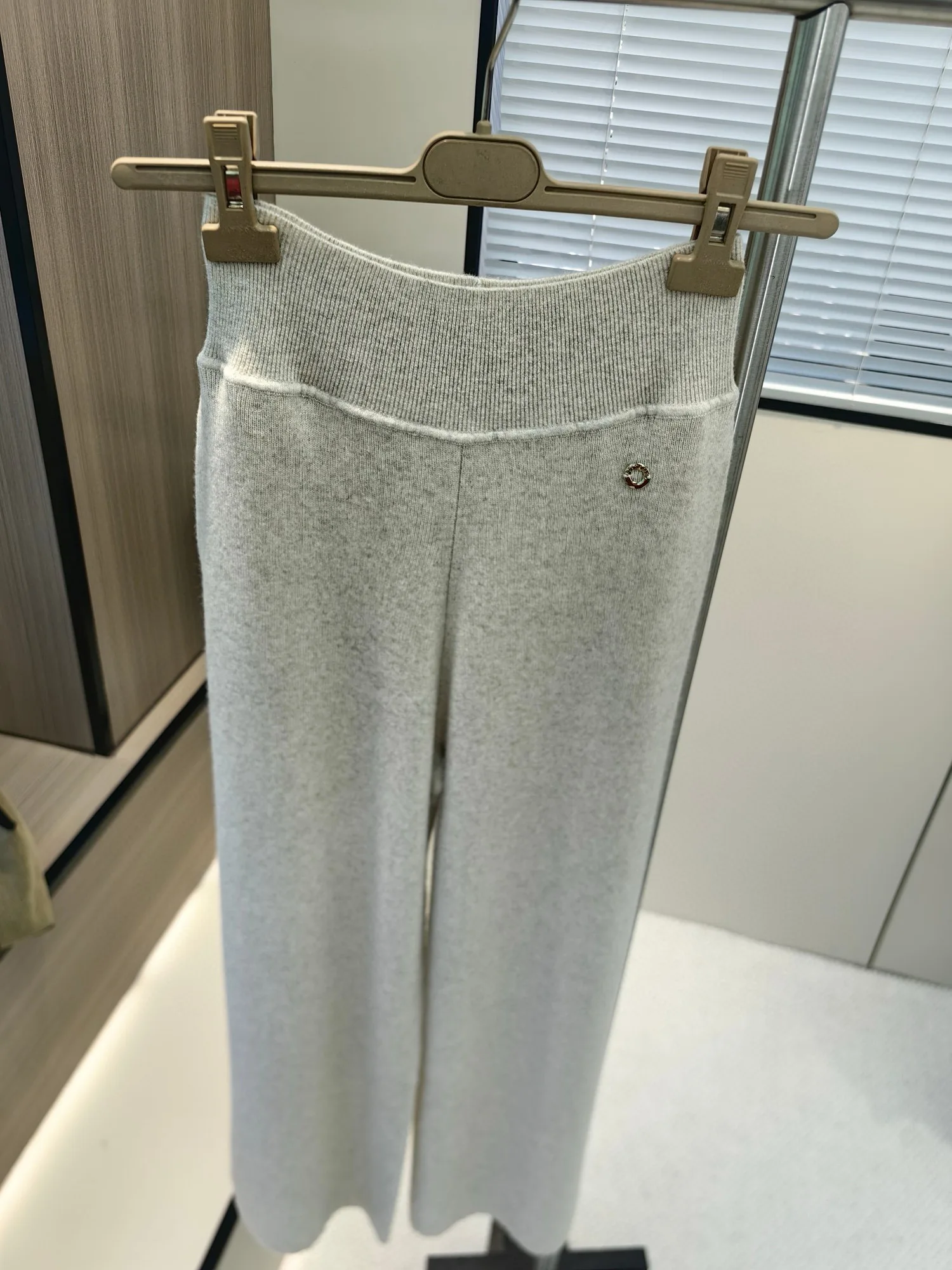 Fashionable autumn-winter loose trousers