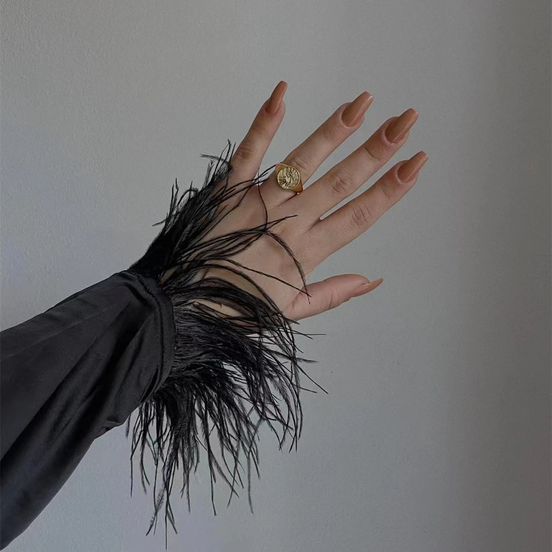 Gradient Tricolour Ostrich Feather Cuffs Snap on Wristband with Feathers Trim Elegant Sleeves Feathers Snap Bracelet Decorative