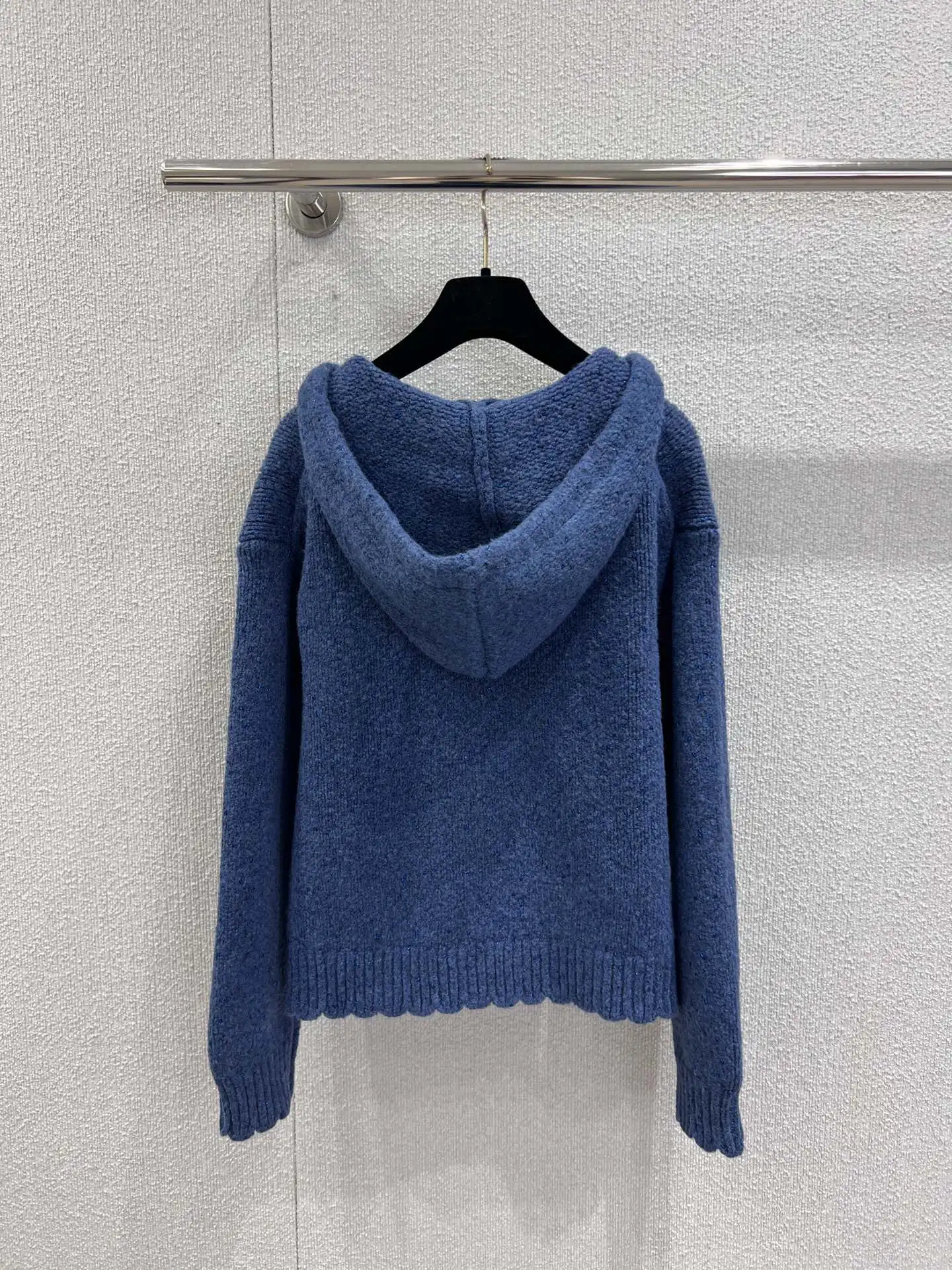 

2025 Early Autumn Fashion Warm New Micro Badge Drawstring Hooded Knitted Cardigan Sweater Skin-friendly Knitted Jacket