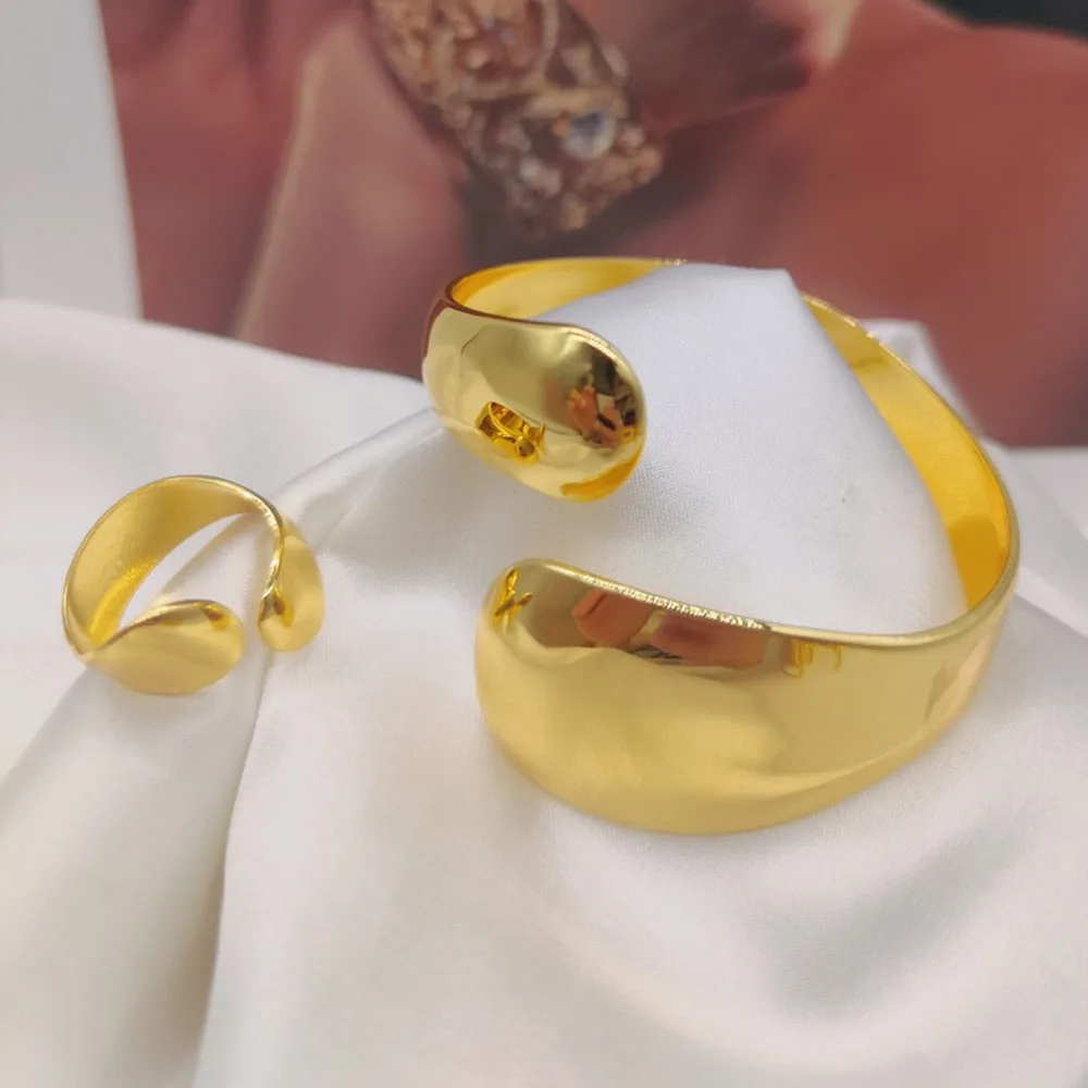 African Gold Color Bangle Ring Jewelry Set for Party Elegant Copper Alloy Hand Bracelet and Cocktail Ring Set for Engageent Gift