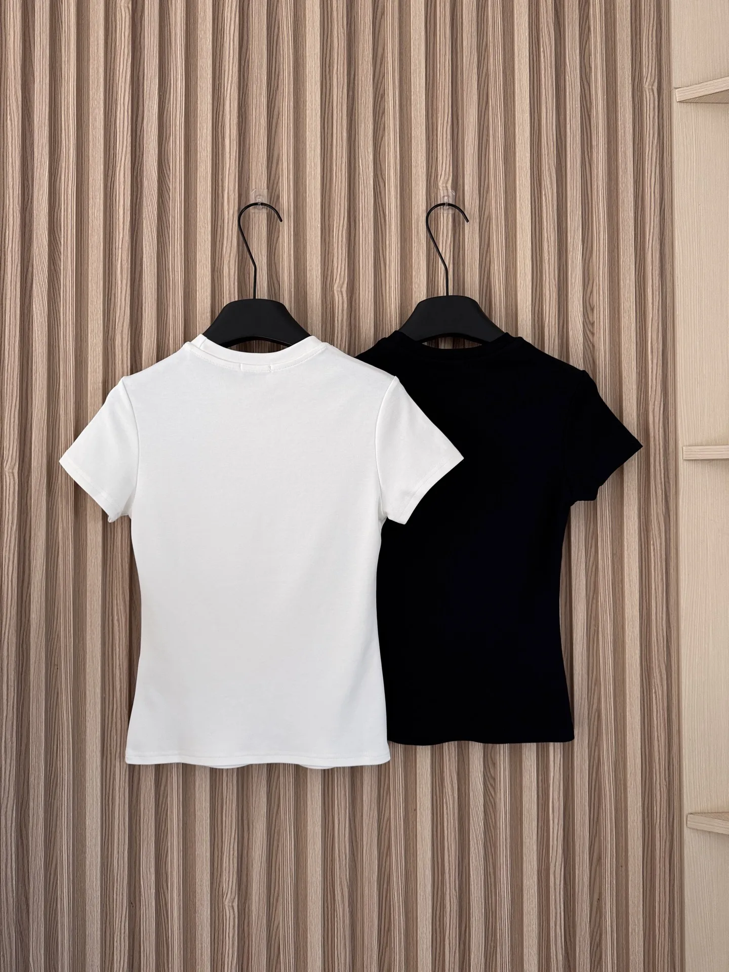 

26 Spring/Summer New Product woman plus size clothing Look Thin Short T-shirt Solid Color Top