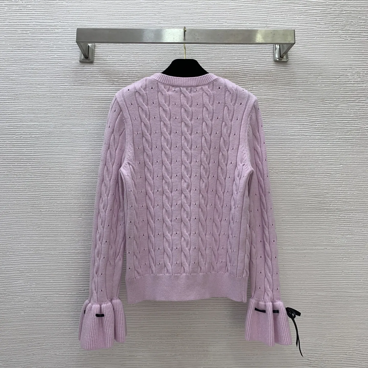 

2025 Slim Fit New Women's Clothing Wool Yarn Hollow Hemp Pattern Ribbon Round Neck Pullover Trumpet Long Sleeve Knitted Sweater