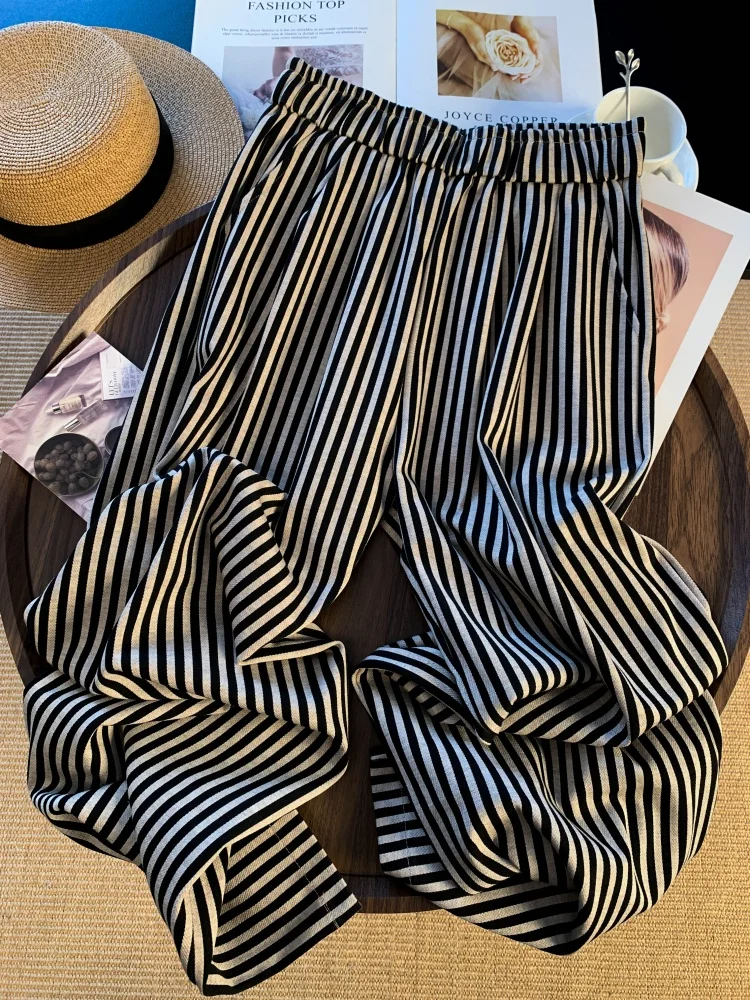 

Женские черные широкие брюки в полоску с эластичной резинкой на талии, корейский консервативный стиль Y2k, новинка 2025, свободные прямые уютные повседневные брюки в стиле ретро