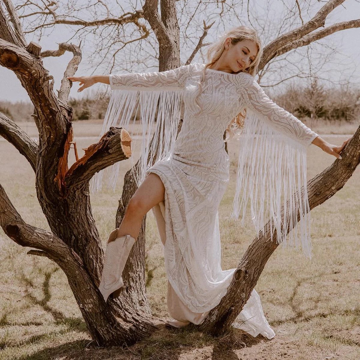 Long Sleeve Boho Fringe Outdoor Wedding Dress Customized Rustic Sheer Boat Neck Plus Size Lace Western Bridal Gown With Tassels