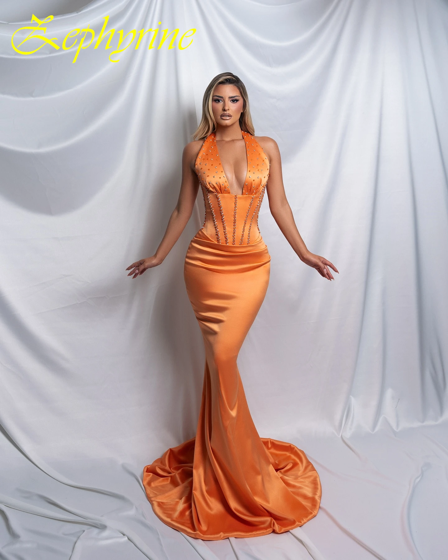 

Customized Mermaid Halter Sleeveless Formal Elegant Evening Dress Fashion Delicate Celebrity Gowns Classic Modern Party Dress