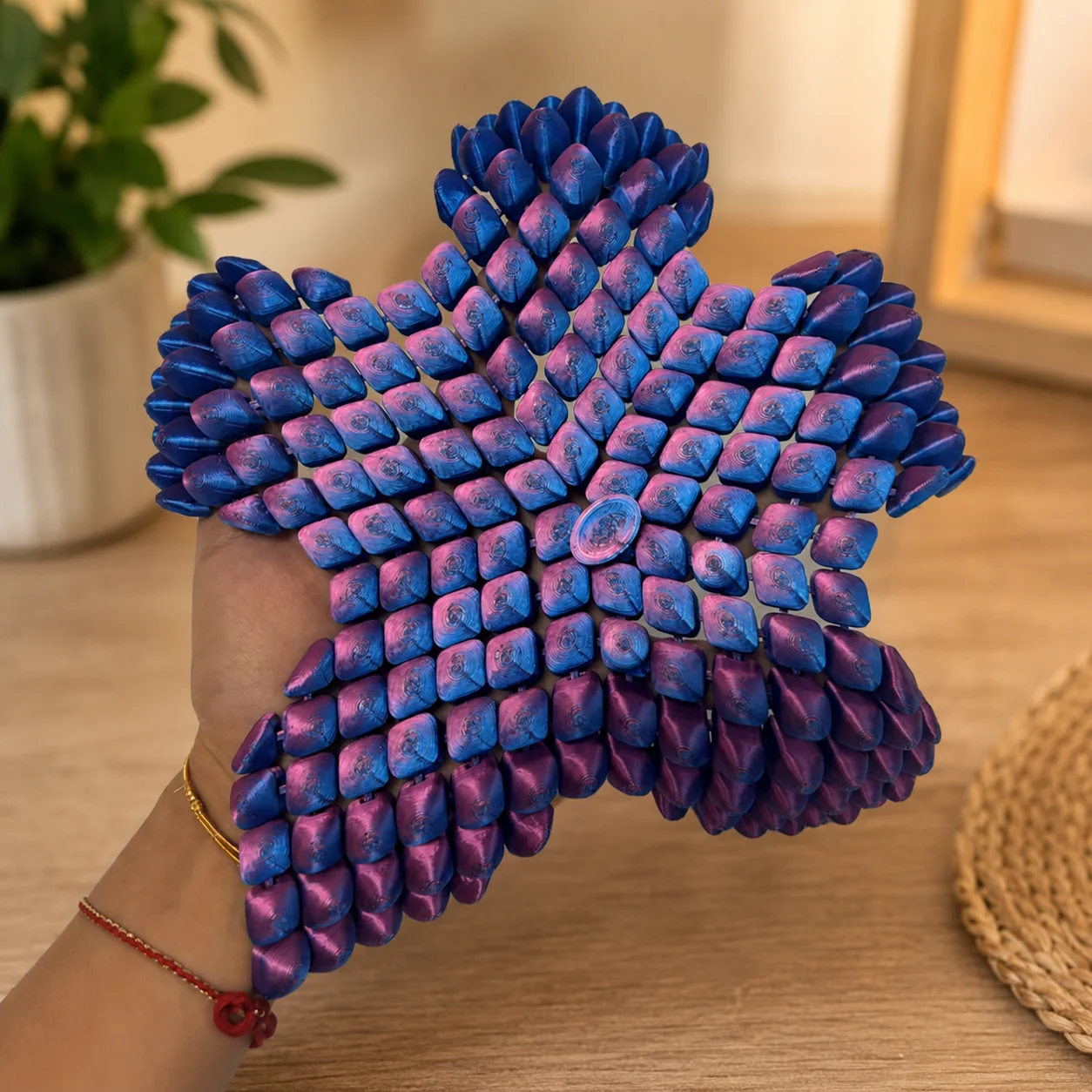 3D Printed Articulated Starfish Decor, Flexible Ocean Animal Sculpture, Coastal Home Office Shelf Ornament