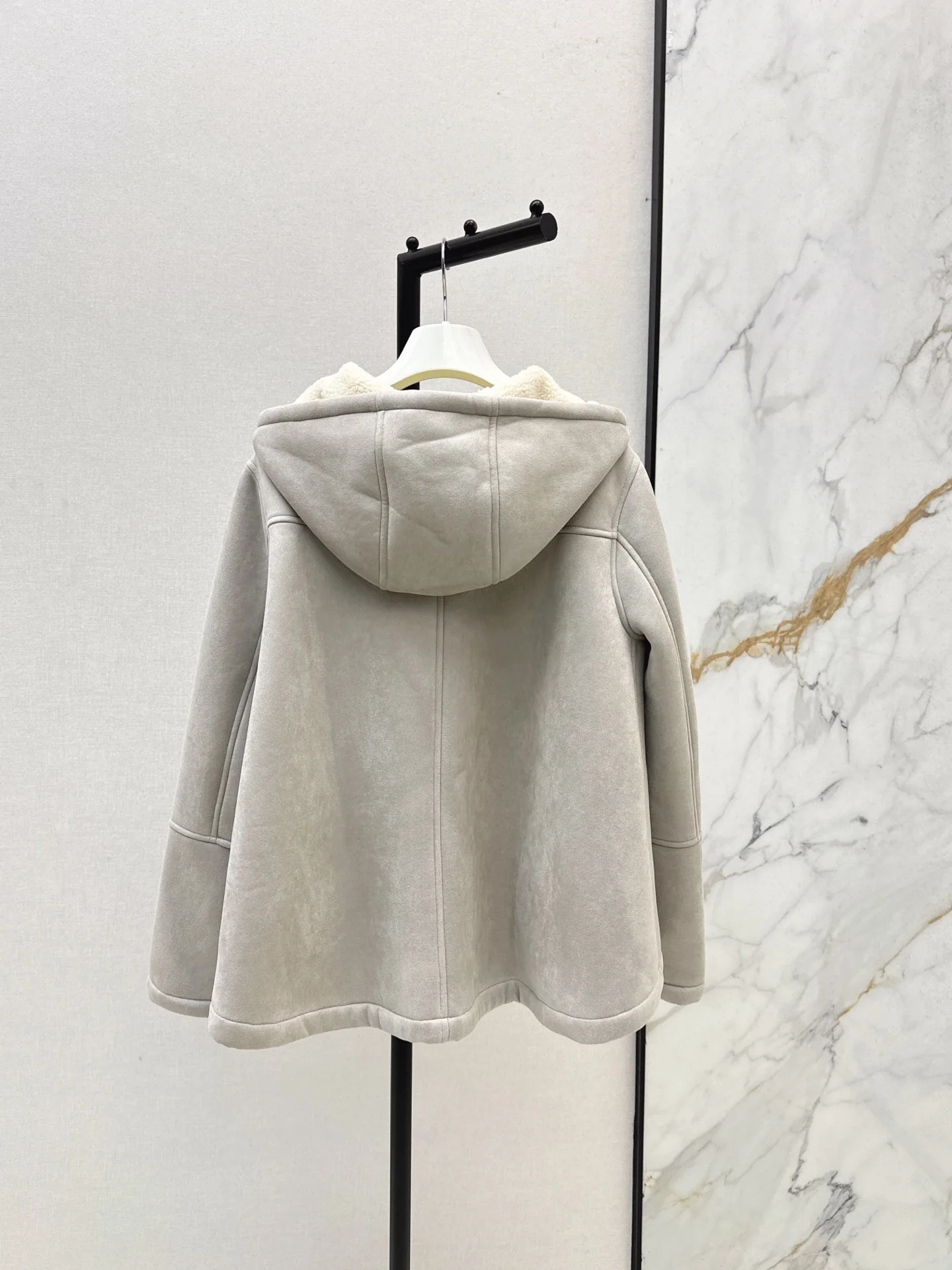 

2025 Autumn and Winter High-end Custom Women's Clothing Light Gray Thickened Coat Cape Fur Lined Hooded Cardigan Coat