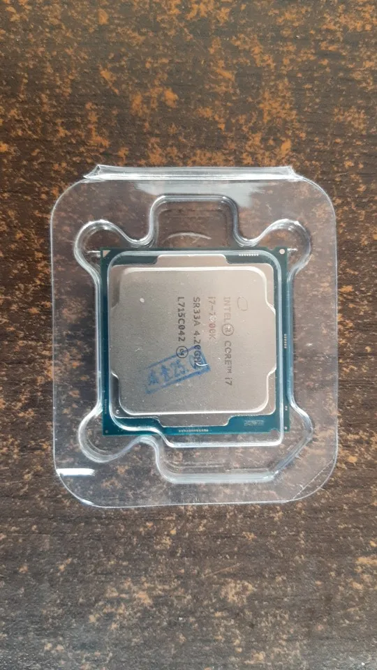 Intel Core i7 7700K 4.2GHz Quad-Core Eight-Thread 8M 91W CPU Processor LGA 1151 photo review
