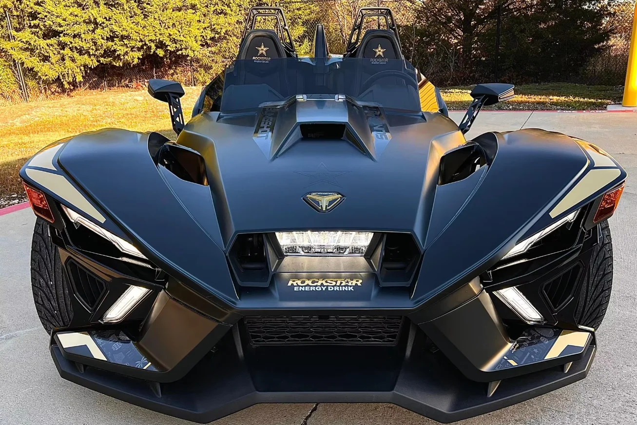 Selling 2022 Polaris Slingshot R