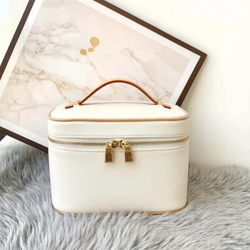 10-2026 Size: 20*13.5*12cm No Box New Arrival Multi-functional Stylish Genuine Leather Bag Durable High Quality Affordable