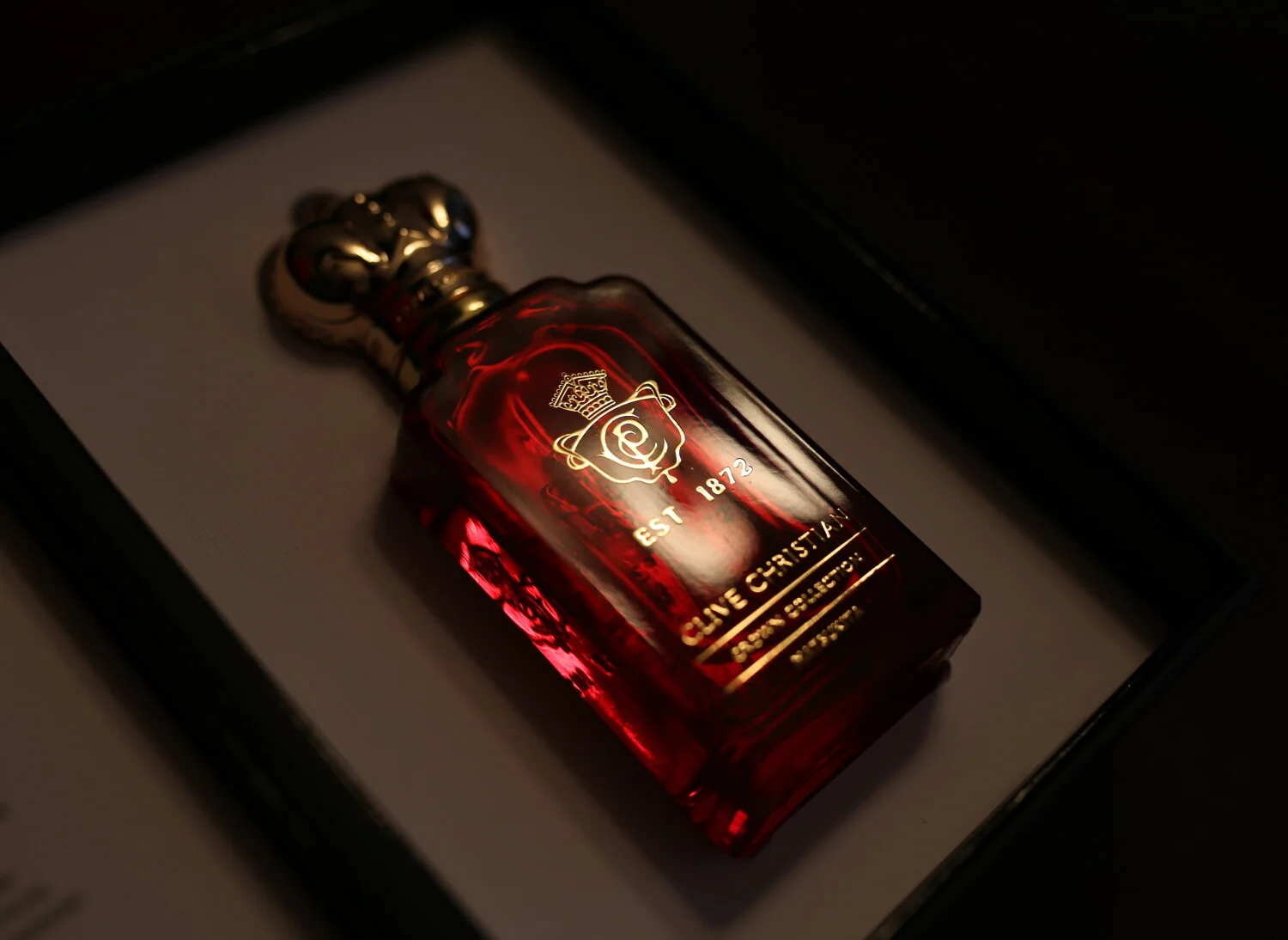 Clive Christian Crab Apple Blossom Crown Collection Eau de Parfum Parfum floral fruité délicat, senteur de pommier, agrumes et musc, vaporisateur de luxe longue tenue pour les occasions en soirée, cadeau.