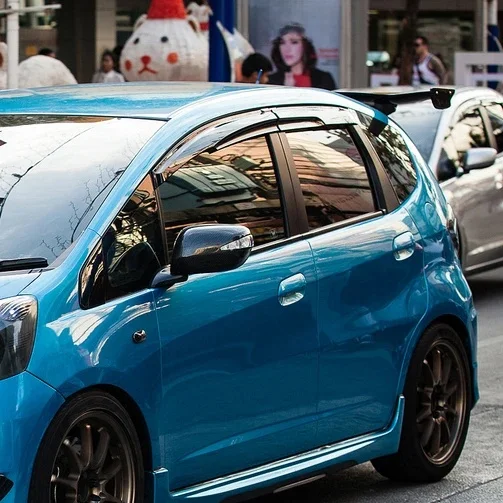 Akrylowy deflektor szyby bocznej PMMA Osłona przeciwdeszczowa Osłona przeciwdeszczowa Brwi Pasuje do 2008-2013 Honda FIT GE6 GE8 JAZZ MUGEN — zdjęcie 2