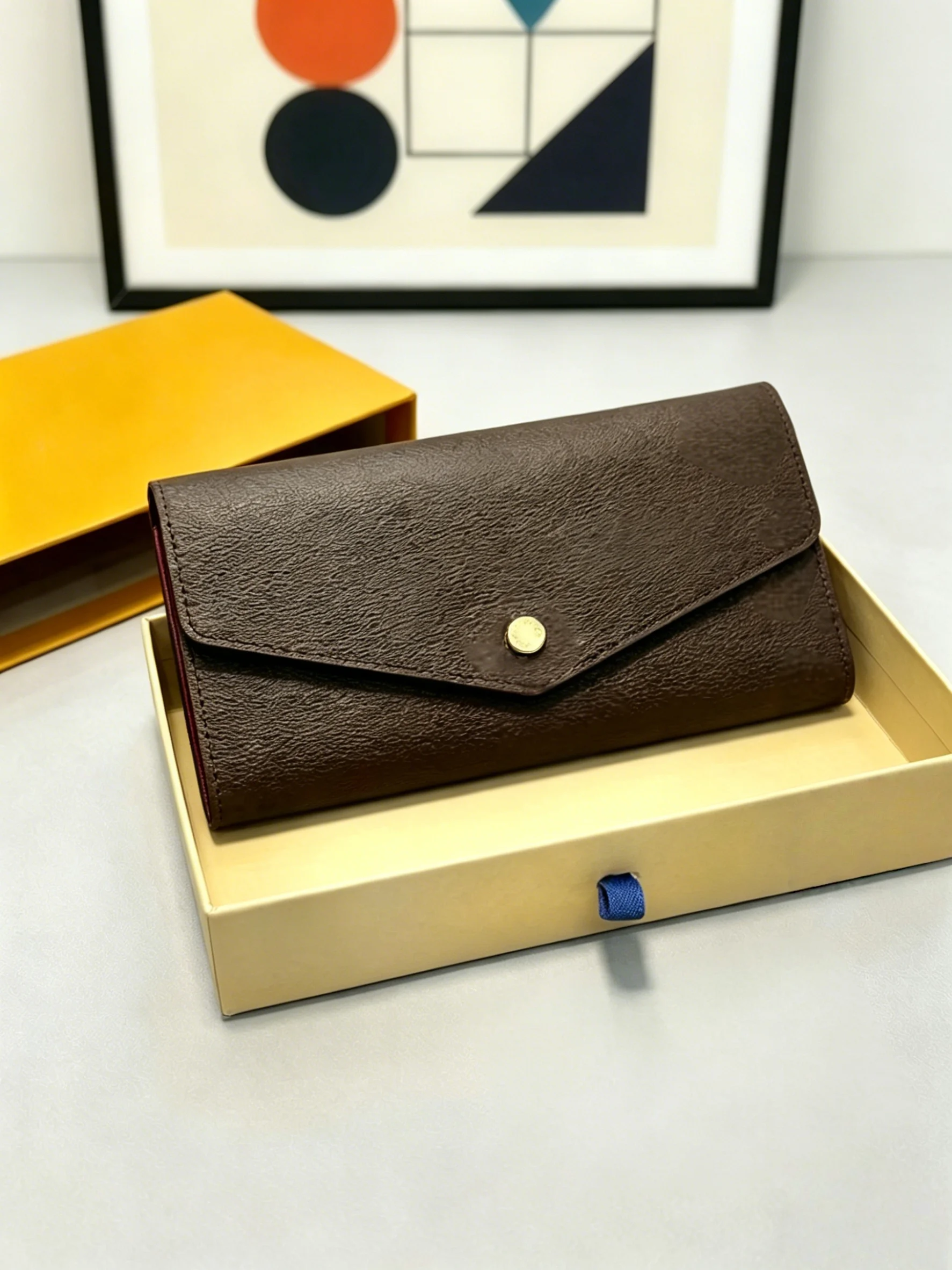 

Women's Large Capacity Long Wallet Snap Closure Contrast Lining Daily Commute Size: 19*10cm