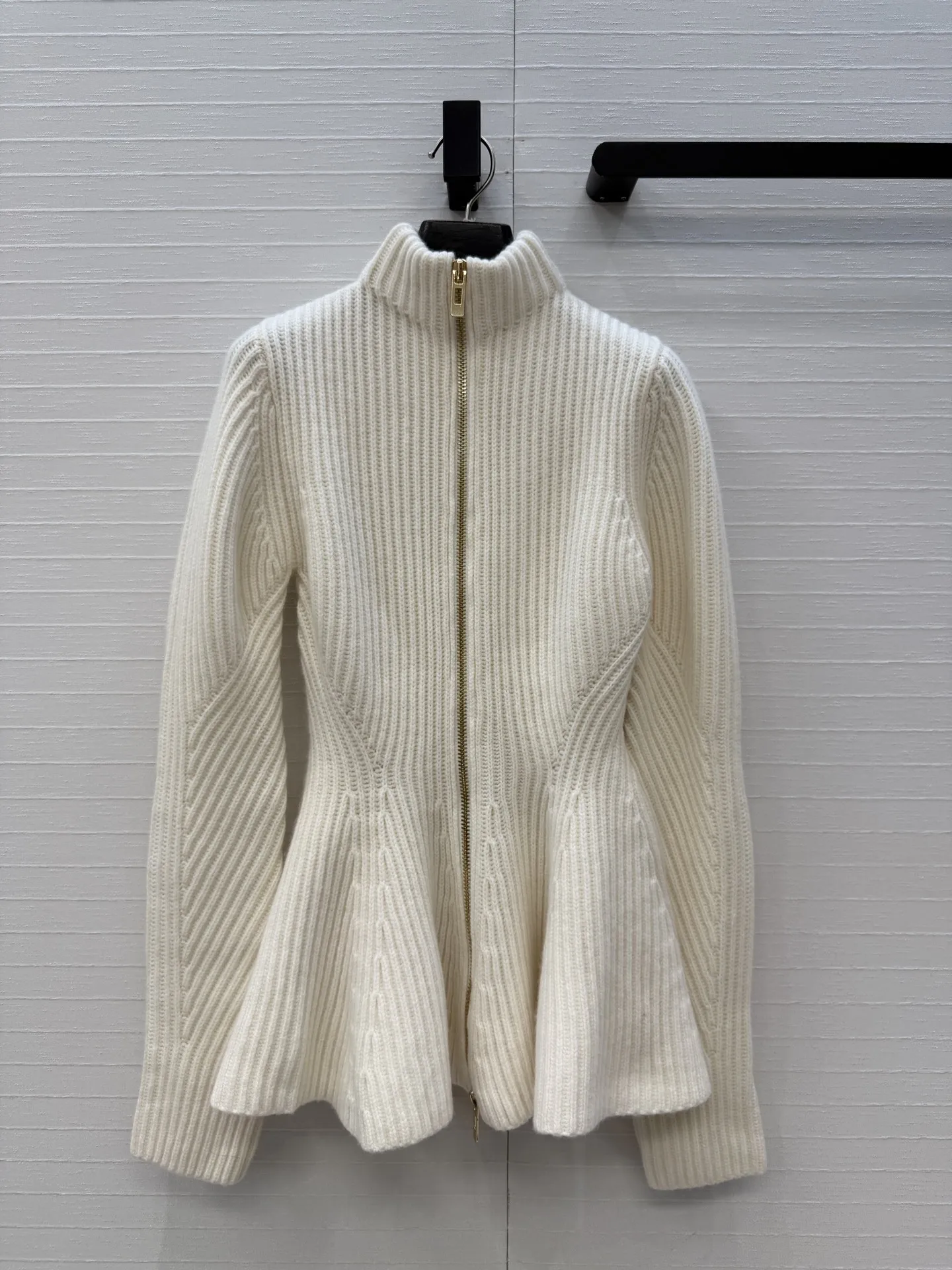 2026 Women Autumn Winter Fitted Flared Hem Zip‑Up Knit Coat ZX5703