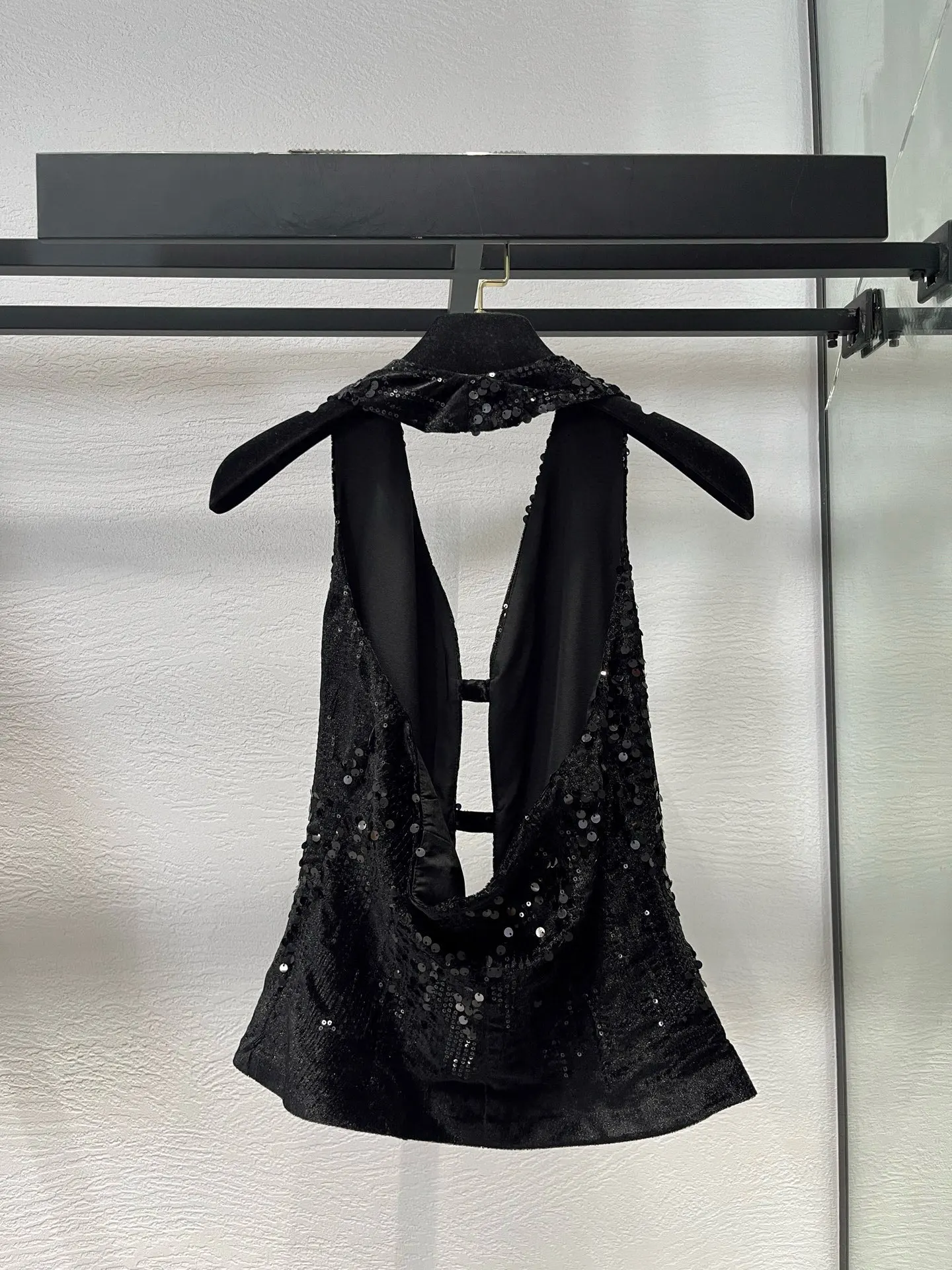 

High Quality Spring And Summer Women's Casual Fashion Backless Buttons Sexy Slim Sequin Halter Top JQ127