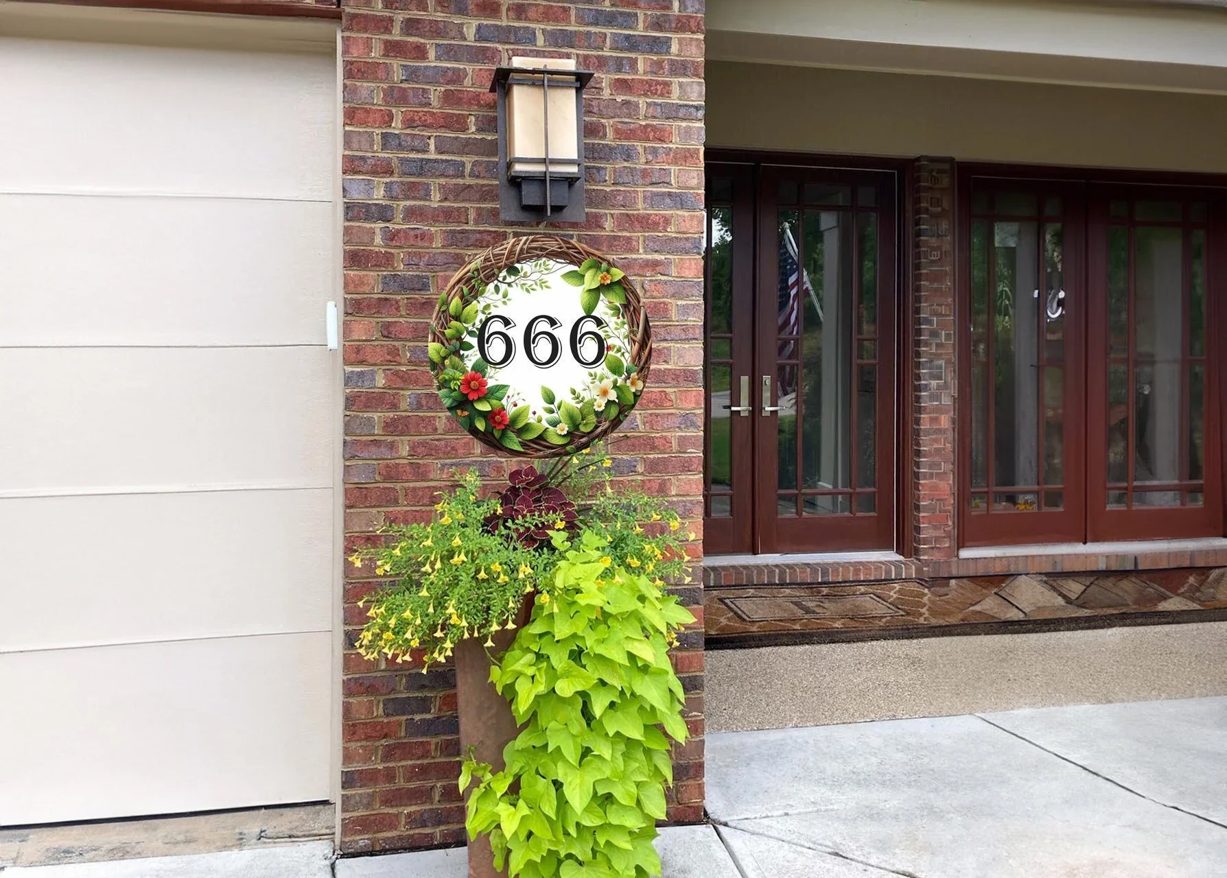 Wooden Ivy Pattern Circle Cut House Number Sign with Customizable Colors and Numbers, High Quality Print, Vivid Colors 2025