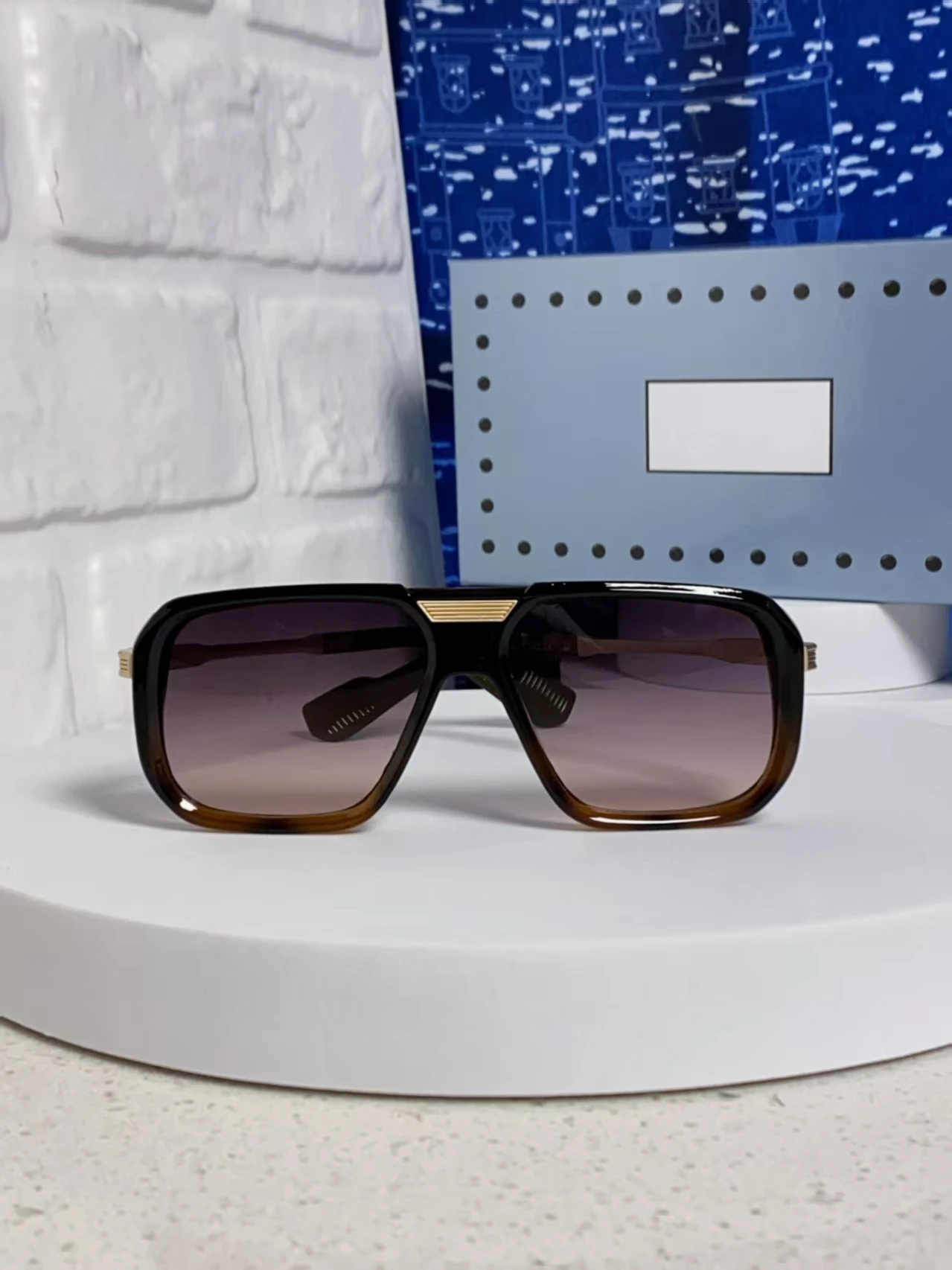 

Retro Aviator Square Sunglasses Men Women Gold Metal Frame UV400 Gradient Lens Sun Glasses