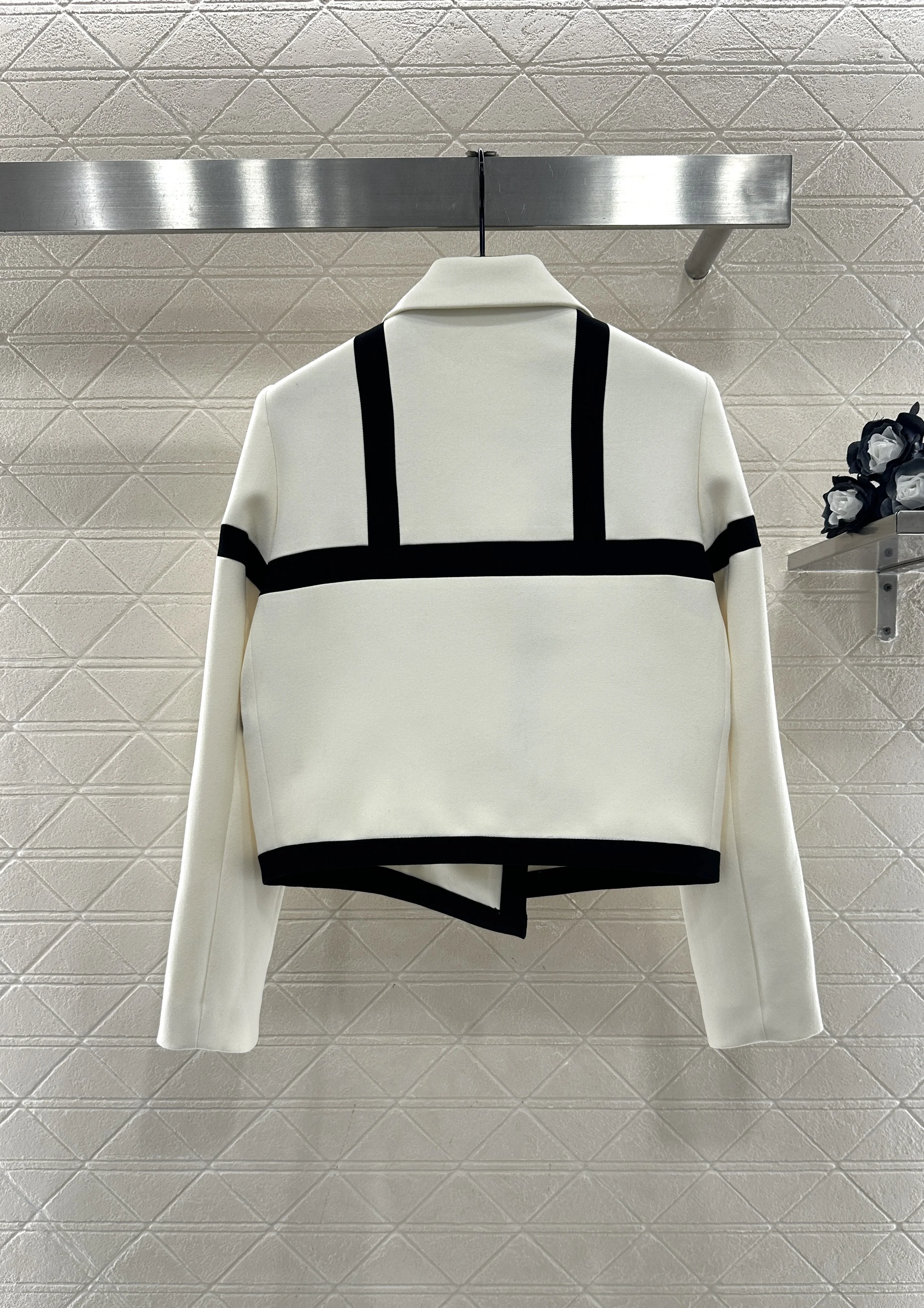 

High quality autumn and winter women's lapel contrasting front shoulder suit SU275