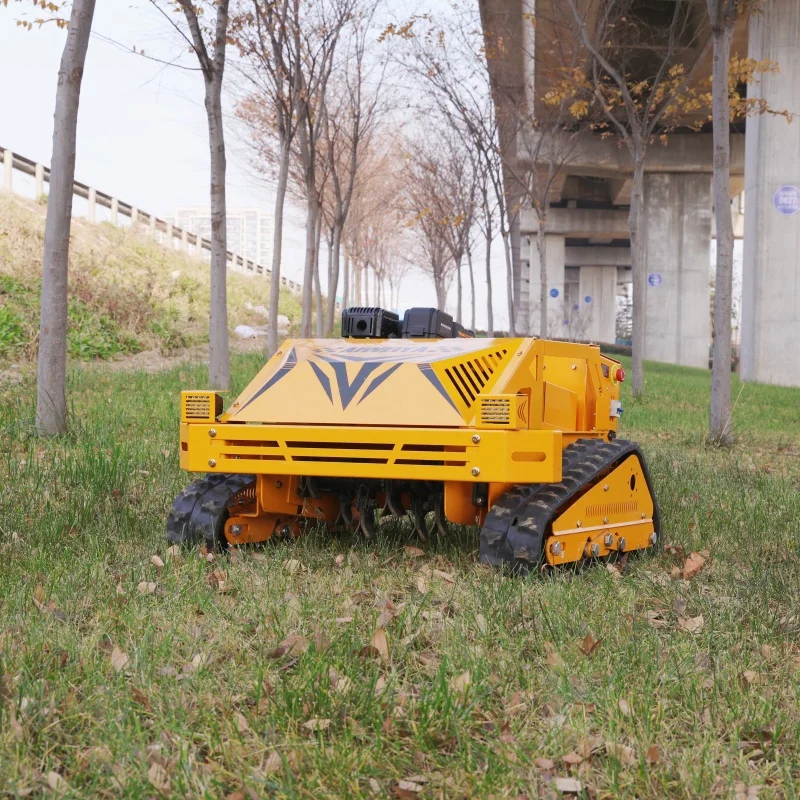 

Customized small tracked remote-controlled lawn mower with a cutting width of 550mm, used for lawn trimming.