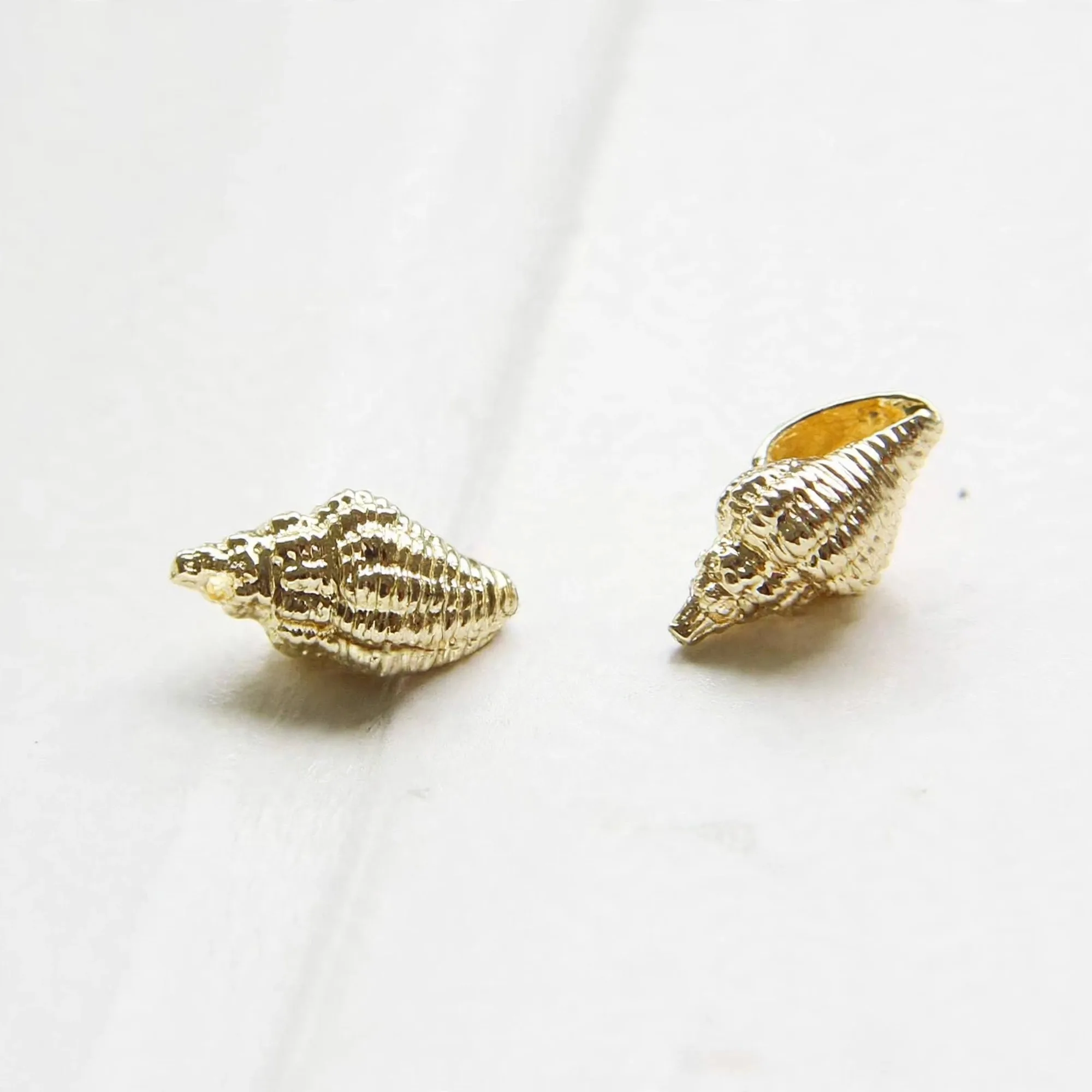 DIY Supply-One Piece Solid Brass Finding - Sea Snail - Shell 16x10mm (69Z)