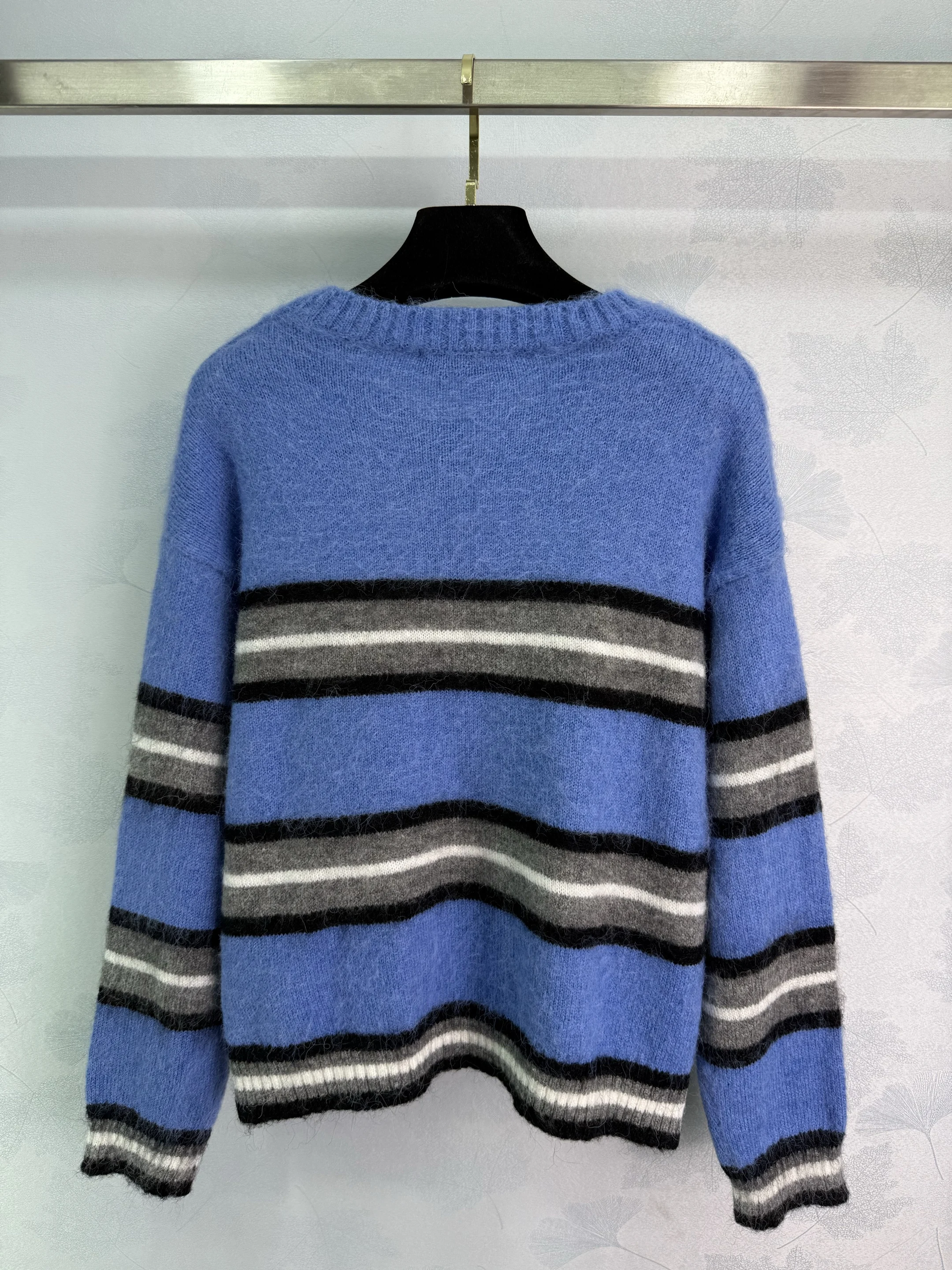 

2025 Winter New Blue Striped Pullover Sweater Soft Round Neck 532