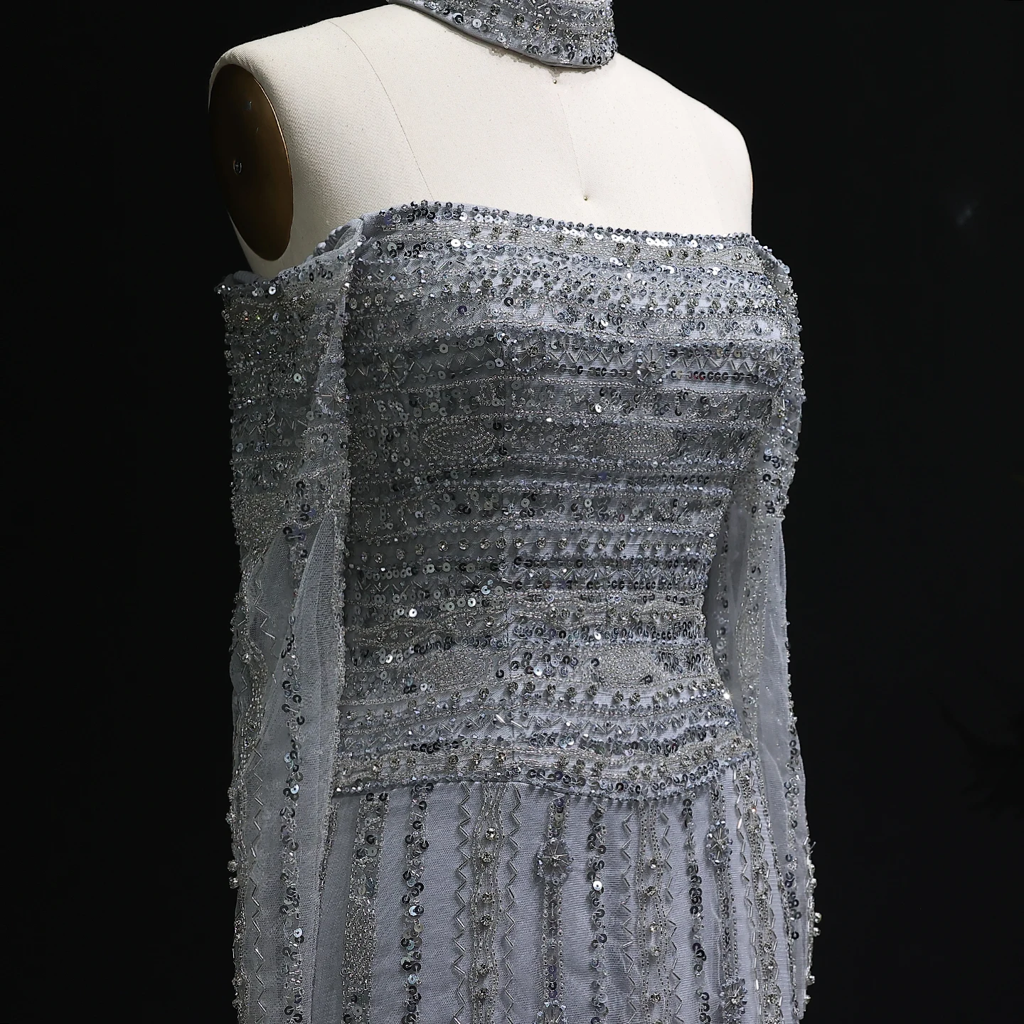 Sharon Said Luxuriöses Silberperlenbesetztes Elegantes Schulterfreies Abendkleid mit Choker, Langen Ärmeln, Luxus-Hochzeitskleid SS178 Maßanfertigung – Detail 7