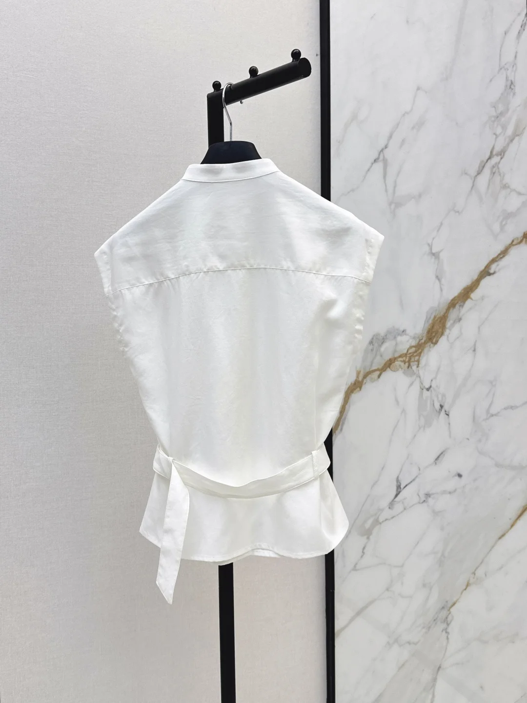 

2026 Summer Women's Stand Collar Sleeveless Belted Waist Shirt Slim Fit Office Style Elegant Top ZX185133