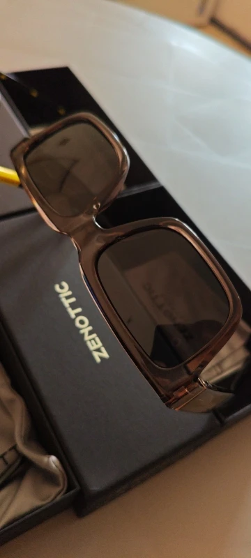 ZENOTTIC Premium Retro Polarized UV400 Sunglasses Review Image
