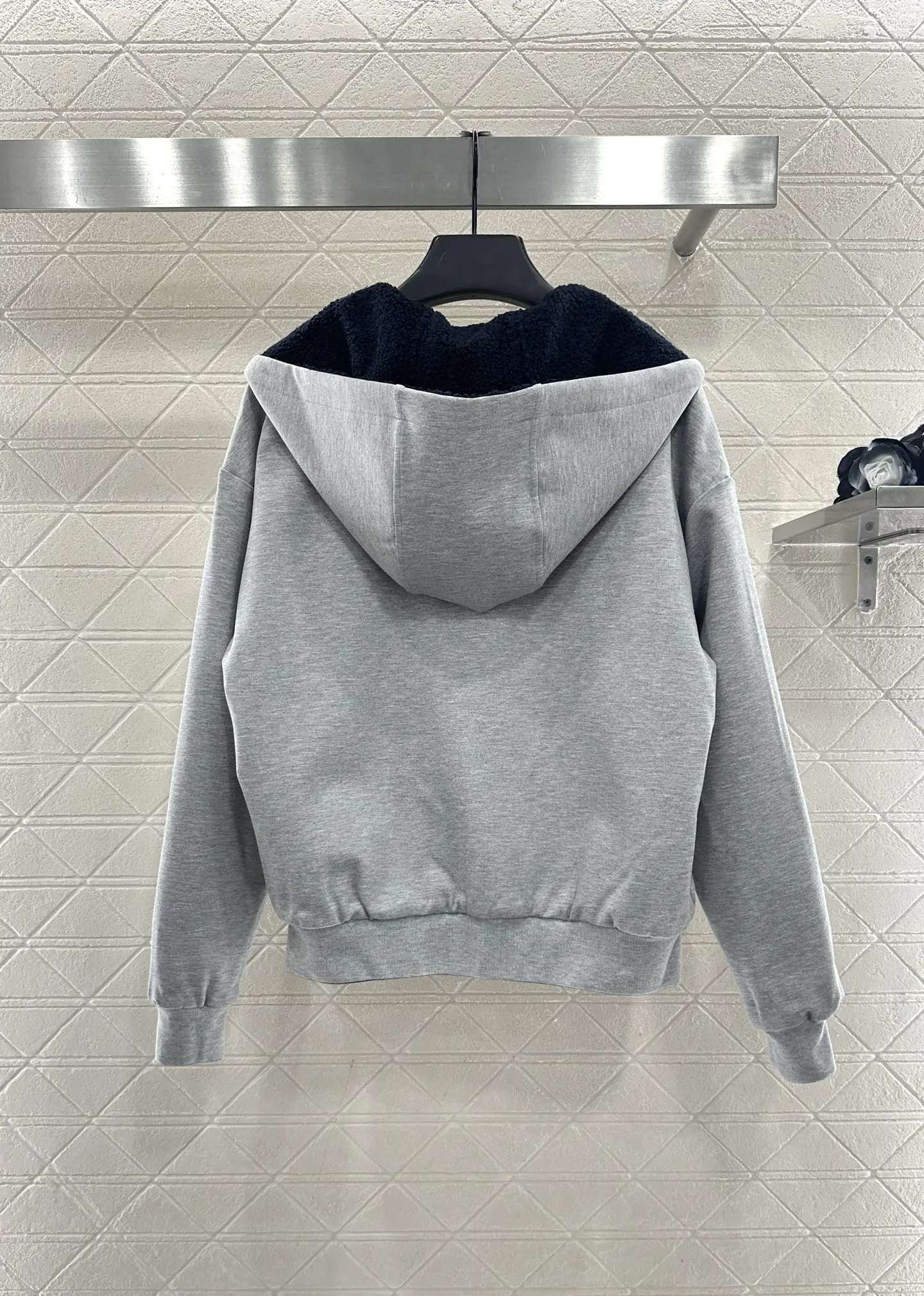 

2 Autumn/Winter New Style Hooded Jacket - Women's Trendy Casual Two-Sided Pullover with Zipper - Fashionably Versatile