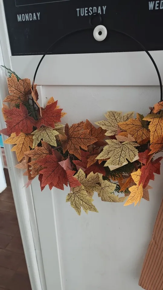 2M Artificial Fall Maple Leaf Garland Fake Plants Autumn Decor Leaves Vine for Thanksgiving Halloween Festivals Wedding Decora photo review