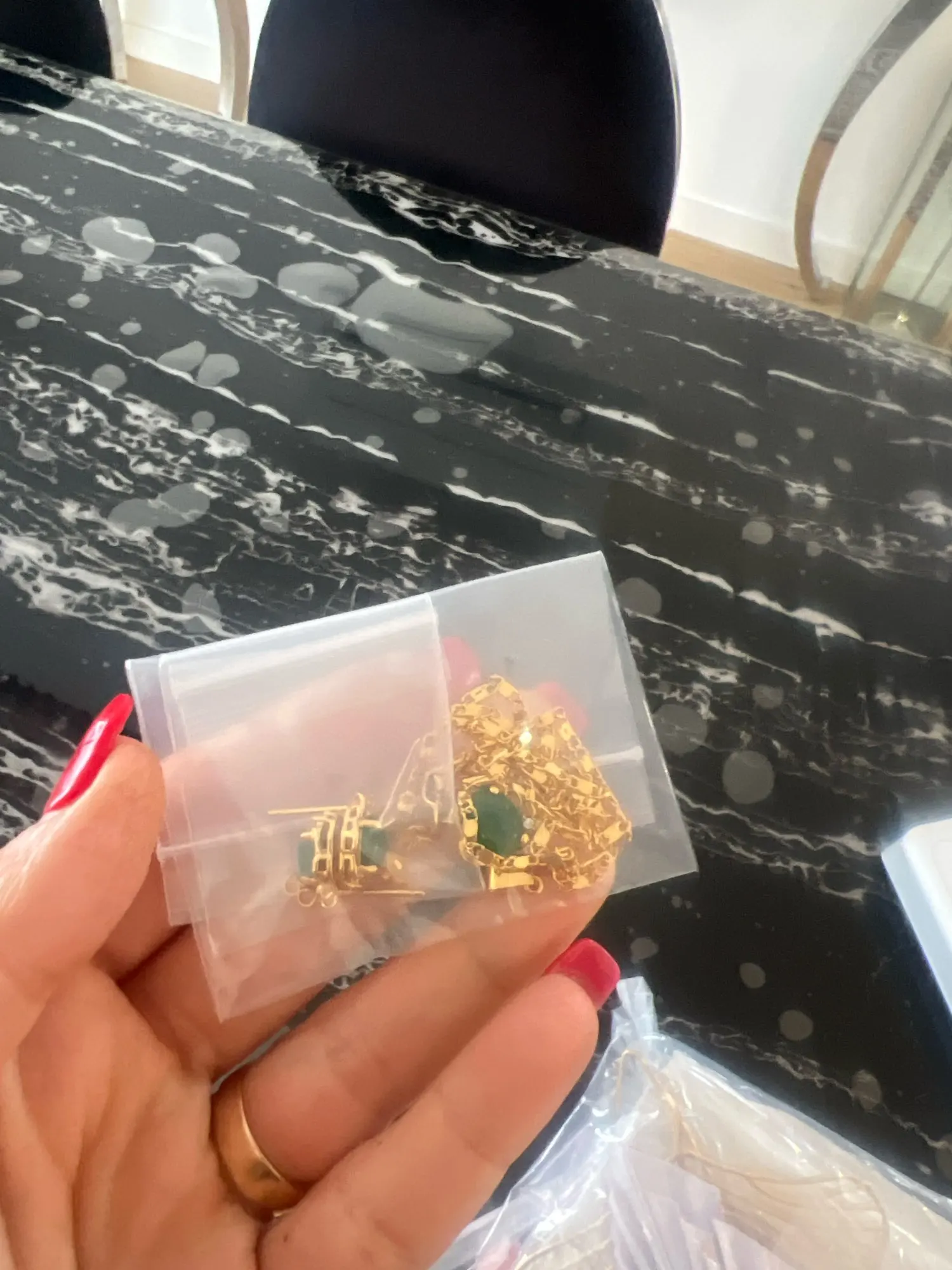 24k Gold Plated Emerald Pendant Necklace Earring Jewelry Set For A Woman's Engagement Gift photo review
