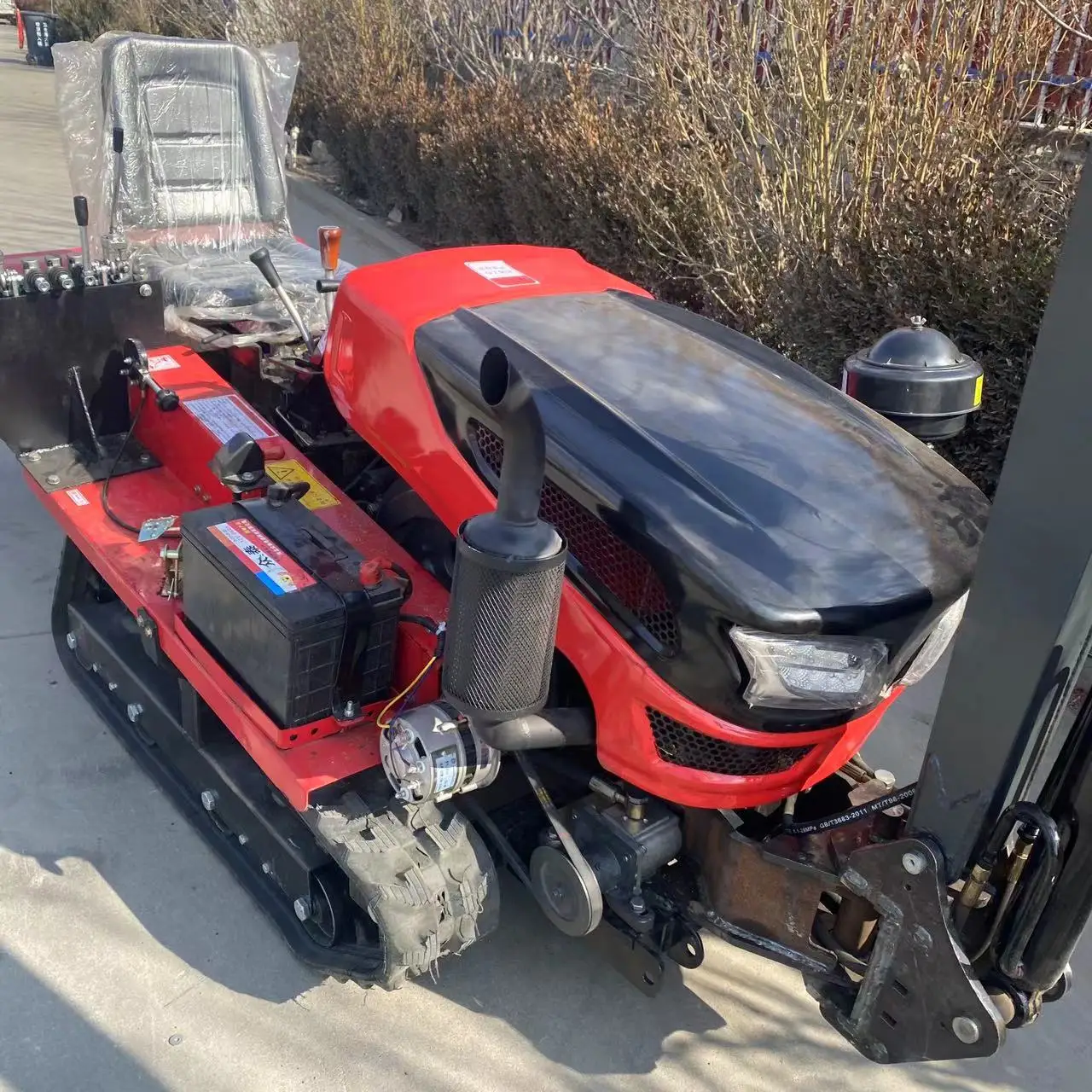 Customized Agricultural Crawler Tractor 35HP Compact Crawler Tractor Cultivator with Digger