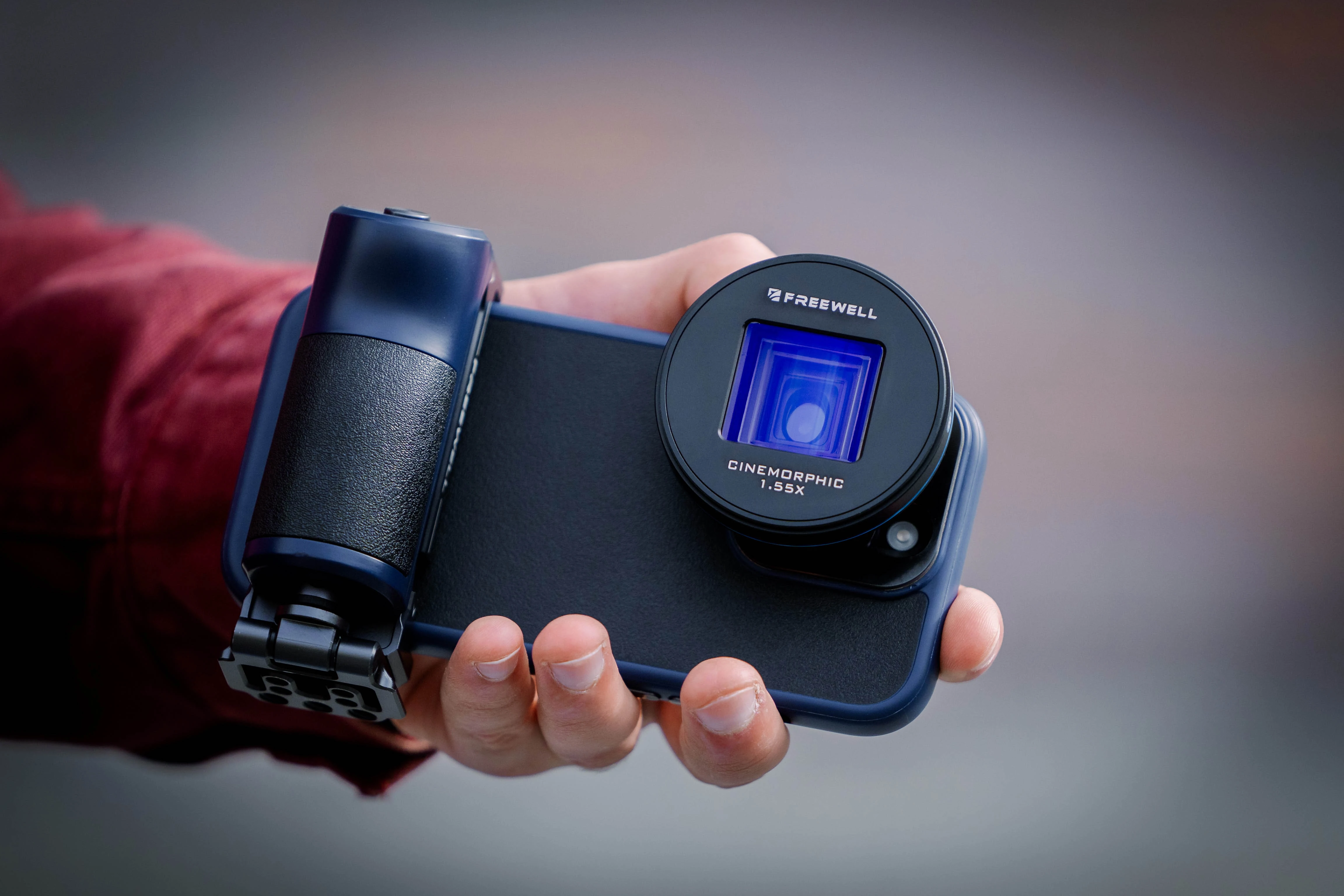 Freewell 1.55x Blue/Gold Anamorphic Lens Compatible with Freewell Sherpa and Galaxy Cases - Advance Your Mobile Cinematography