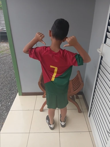 Soccer Jerseys Kids 7 Football Sports Fan for Boys Girls Youth Soccer Shirts and Shorts Stockings Set for 4-13 Years photo review