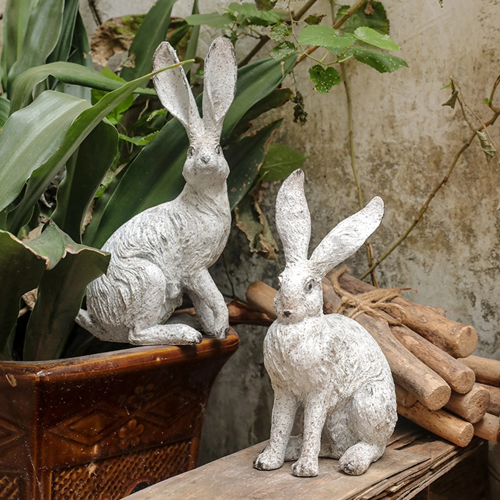 2x Garden Desk Statues Rabbit Figures Home Decor Cute Resin Rabbit Sculptures Birthday Gift for Home Bedroom Courtyard Bookshelf