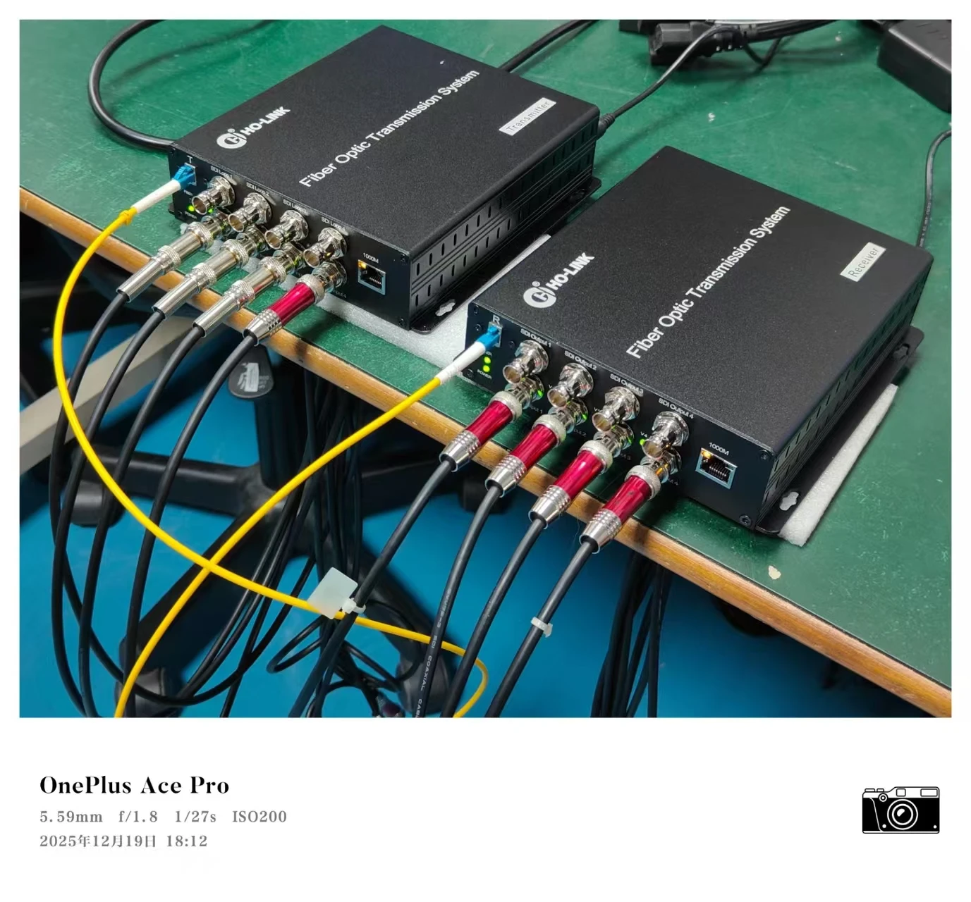 4 Channels 3G-SDI Video in, 1Port 10/100/1000Mbps Ethernet LC Fiber 20KM Optic Converter Extender Transmitter Receiver
