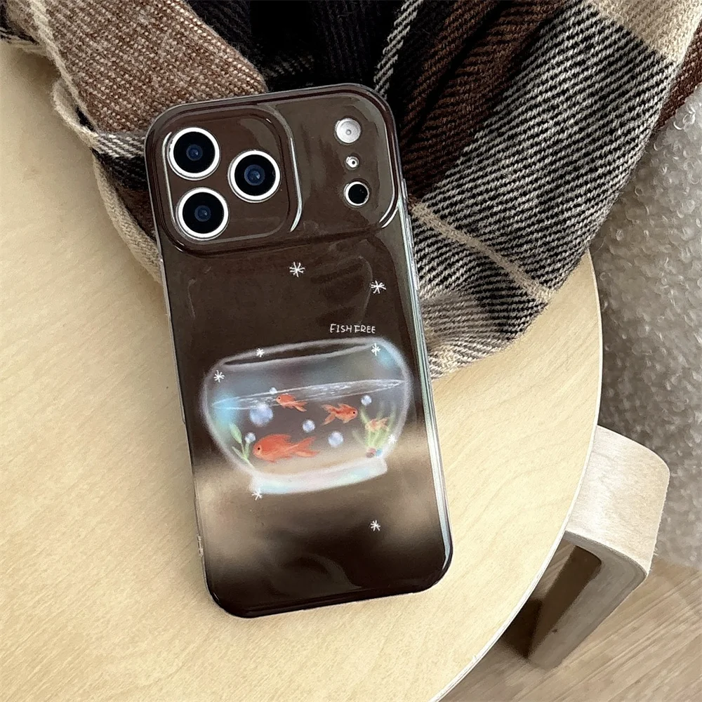 حافظة هاتف كورية لطيفة على شكل سمكة صغيرة باللون البني لهاتف آيفون 17 برو 14 15 برو ماكس 16 مع حزام جلدي حافظات واقية عصرية