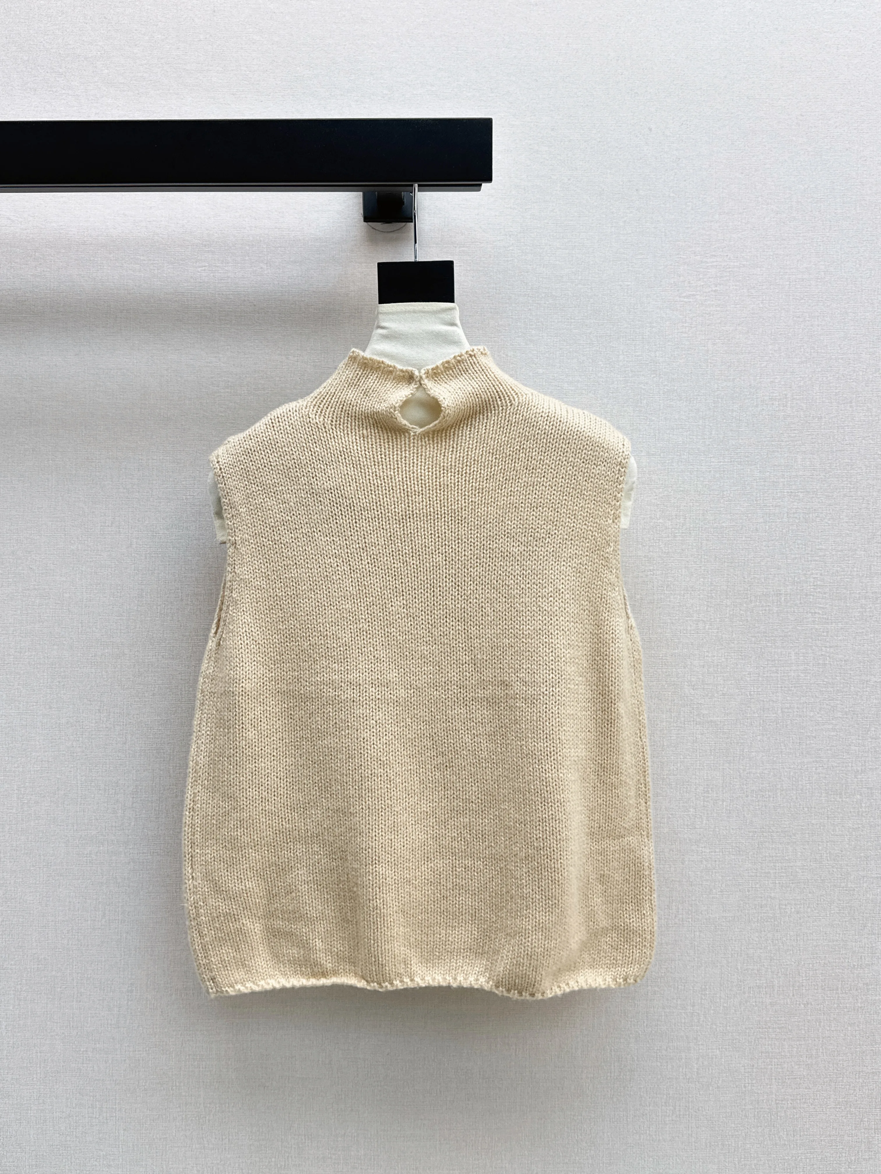 

2025 New sweater high collar solid sleeveless wool flowers Fashionable Versatile Slimming Figure-hugging winter autumn