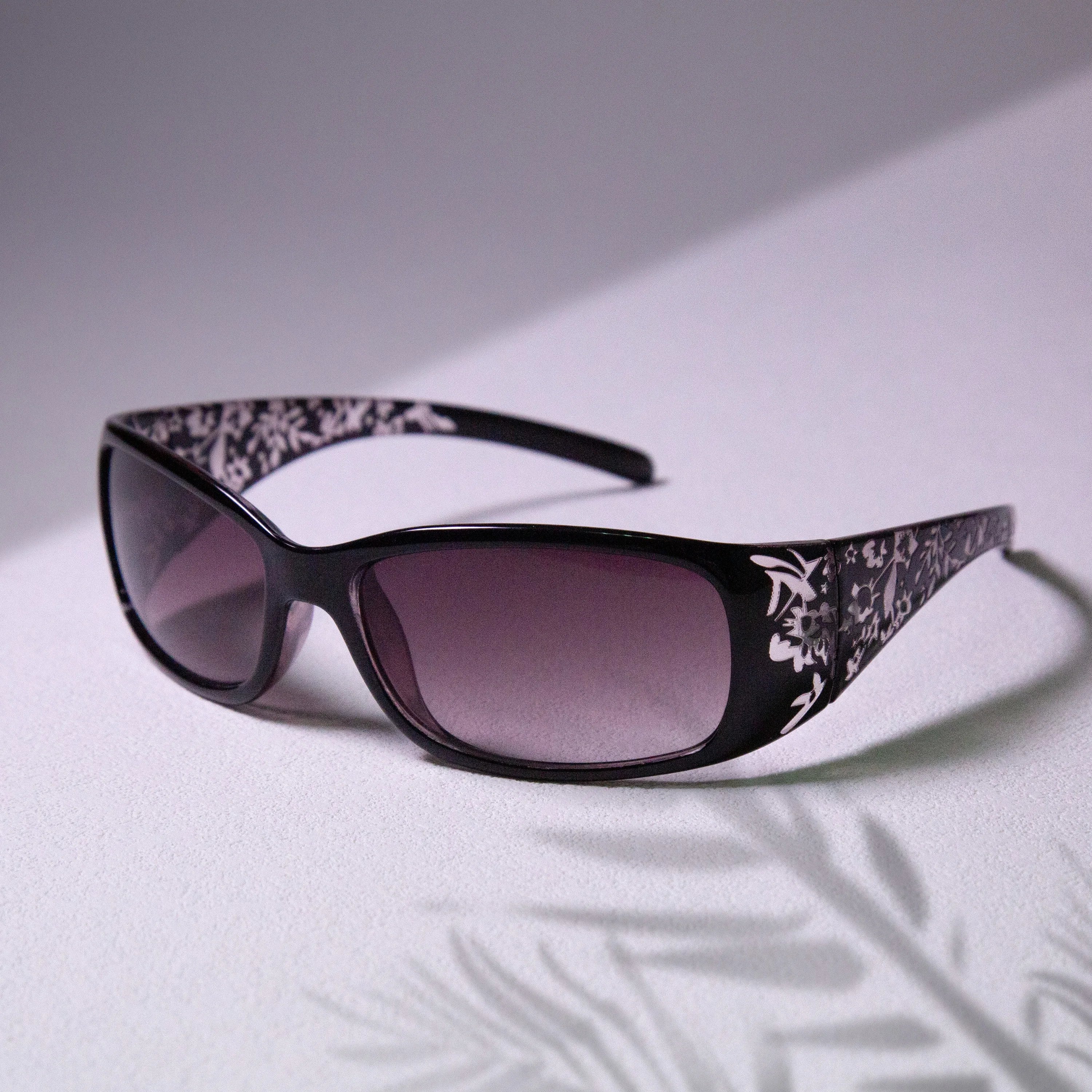 Mode Neue Y2K Damen Muster Relief Quadrat Kleine Rahmen Sonnenbrille Retro Stil Elegante Sommer Urlaub Strand Gläser