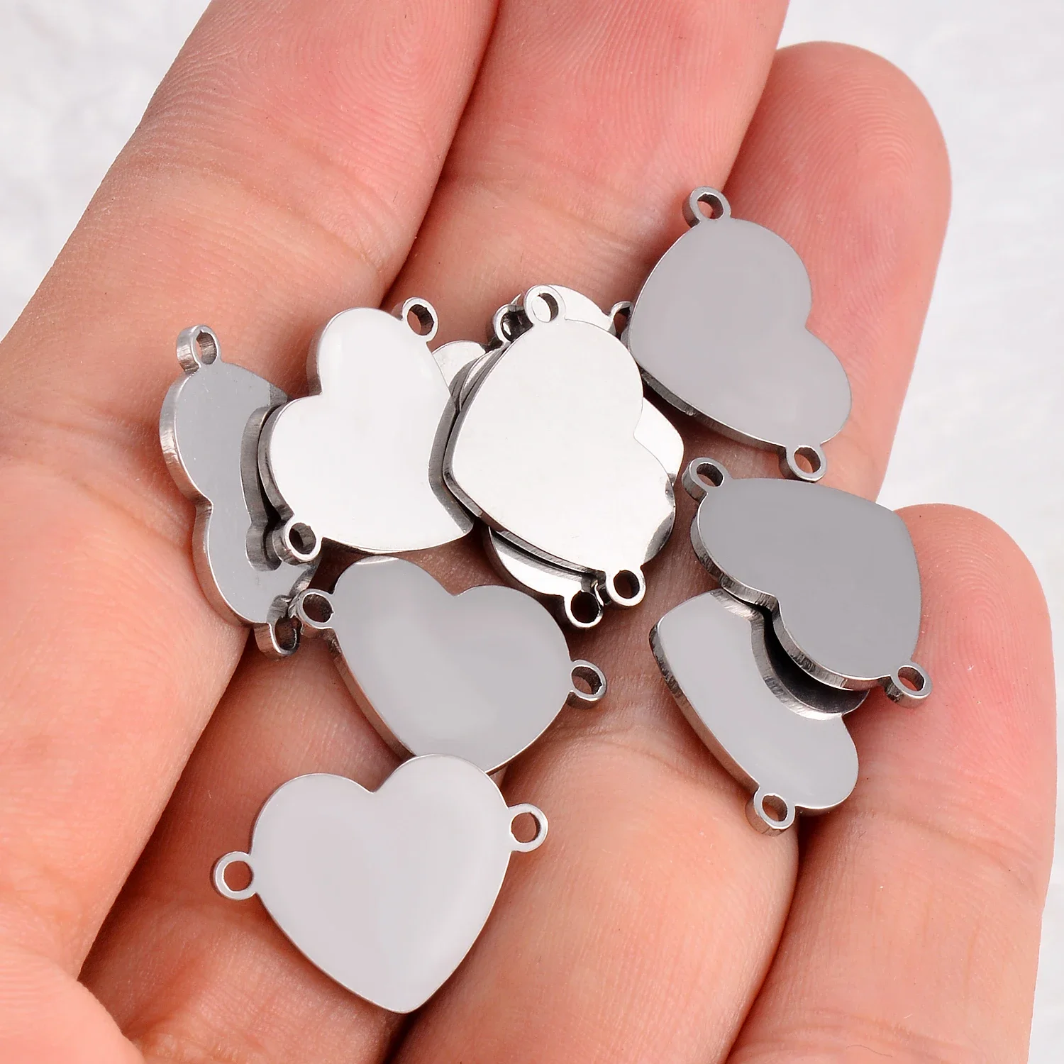 10 sztuk ze stali nierdzewnej małe serce bransoletka złącza Charms DIY komponenty do biżuterii bransoletka złącze akcesoria 2 otwory DIY Charm — zdjęcie 2